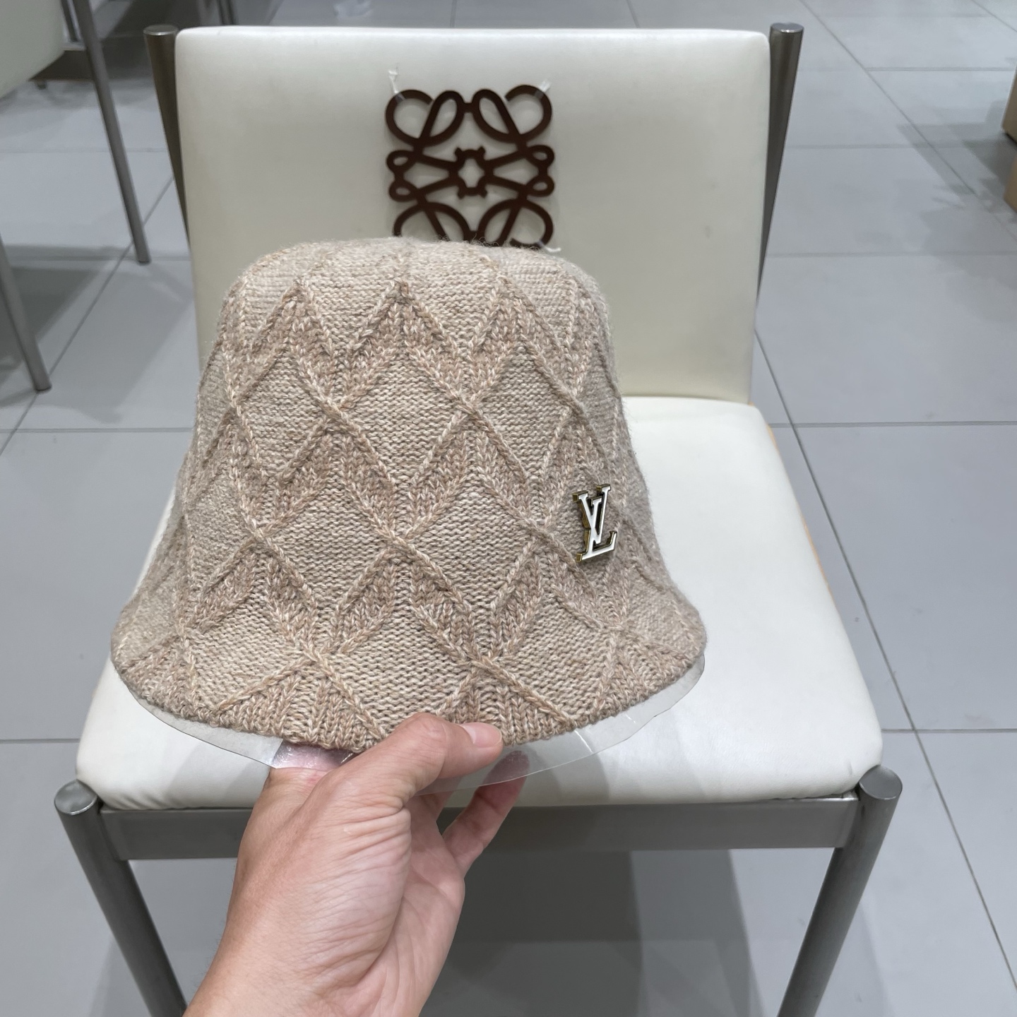 lv路易威登菱形格针织渔夫帽子女秋冬粉红色显脸小水桶帽防晒盆帽