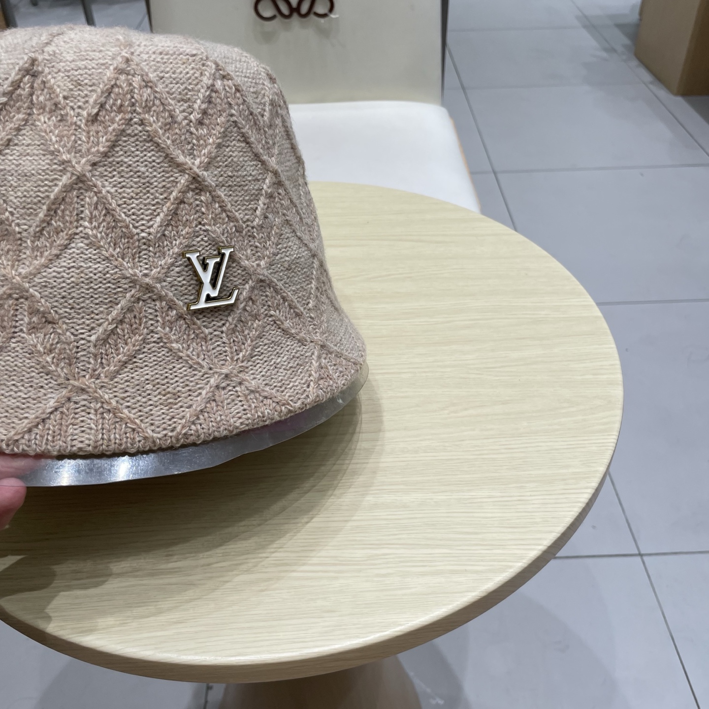 lv路易威登菱形格针织渔夫帽子女秋冬粉红色显脸小水桶帽防晒盆帽