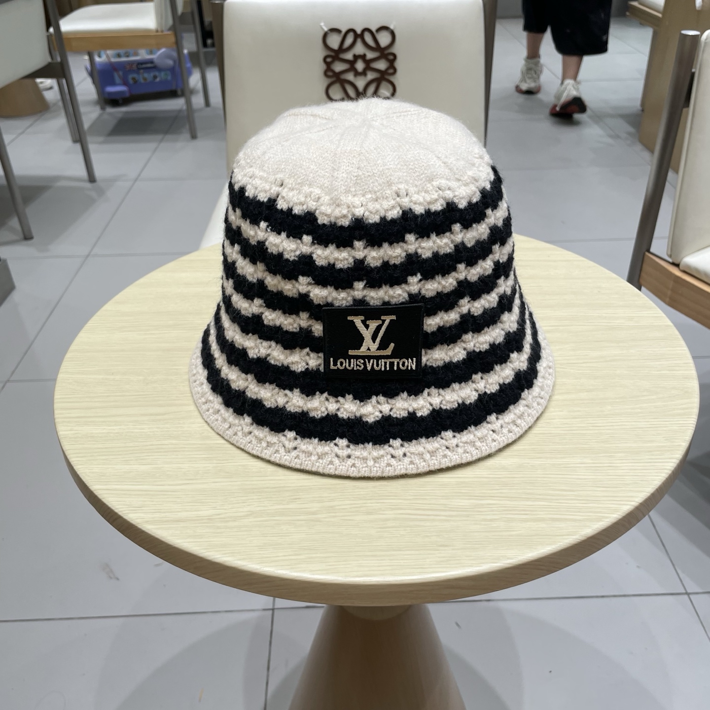 NO:580511,Louis Vuitton LouisVuitton striped hat women's autumn and winter warm woolen bucket hat wool velvet versatile color block face bucket hat hat bucket hat baseball cap knitted hat, hat, louis vuitton, louis vuitton, espadrilles, hats19860909路易威登 LouisVuitton条纹帽子女秋冬季保暖毛呢渔夫帽羊毛绒百搭拼色遮脸水桶帽子帽子渔夫帽棒球帽针织帽,帽子,louis vuitton,louis vuitton,espadrilles,hats,hat