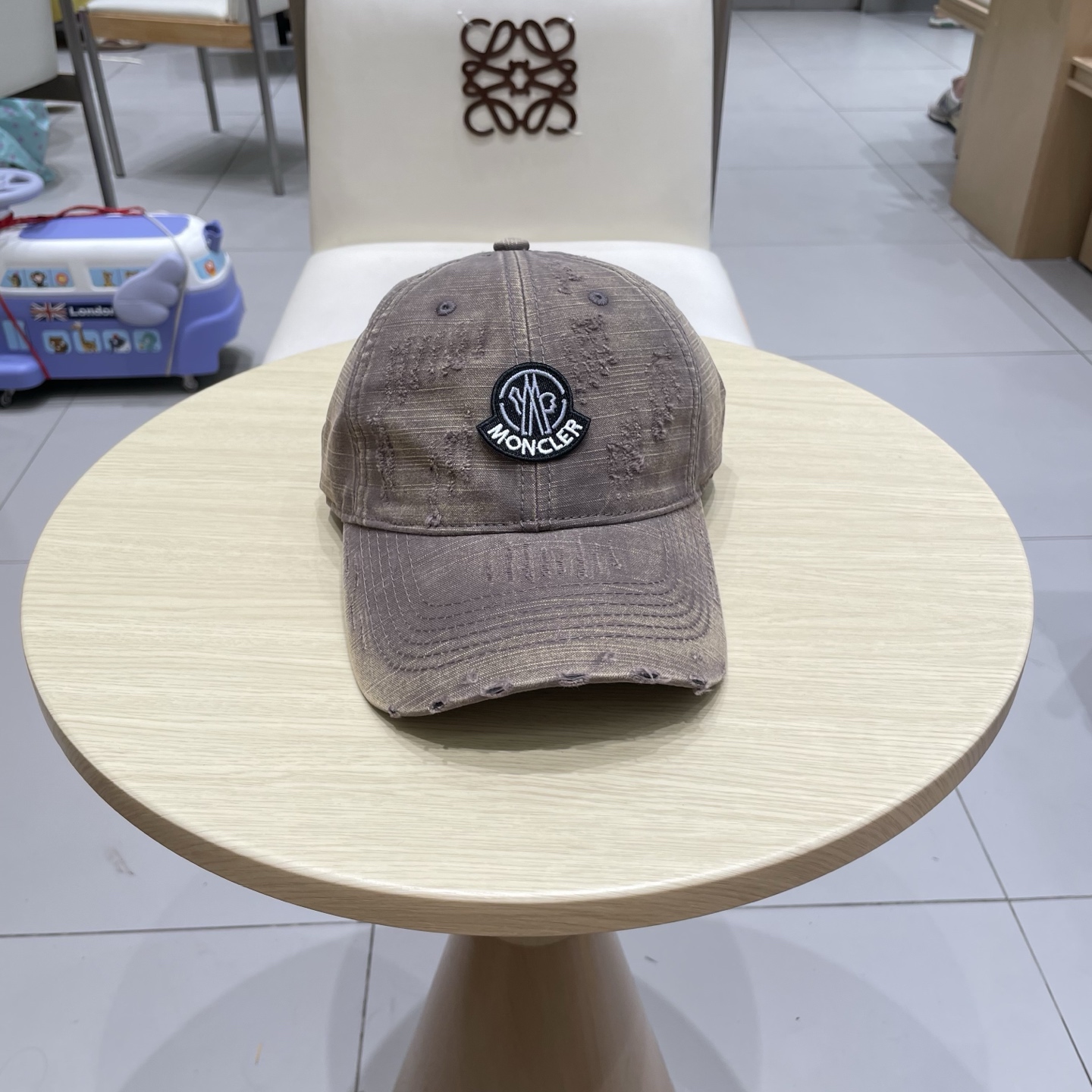 NO:580513,Meng Mouth MONCLER new autumn baseball cap, fashionable street item, very good style, internet celebrity. The favorite of fashion bloggers!  High-quality, comfortable and breathable, concave shape, good-looking hats, fisherman hats, baseball caps, knitted hats, hats, Moncler, espadrilles, hats19860909蒙口MONCLER秋款新款棒球帽,时尚炸街单品,风格很OK,网红.时尚博主的最爱！高品质舒适透气,凹造型很好看帽子渔夫帽棒球帽针织帽,帽子,Moncler,espadrilles,hats,hat