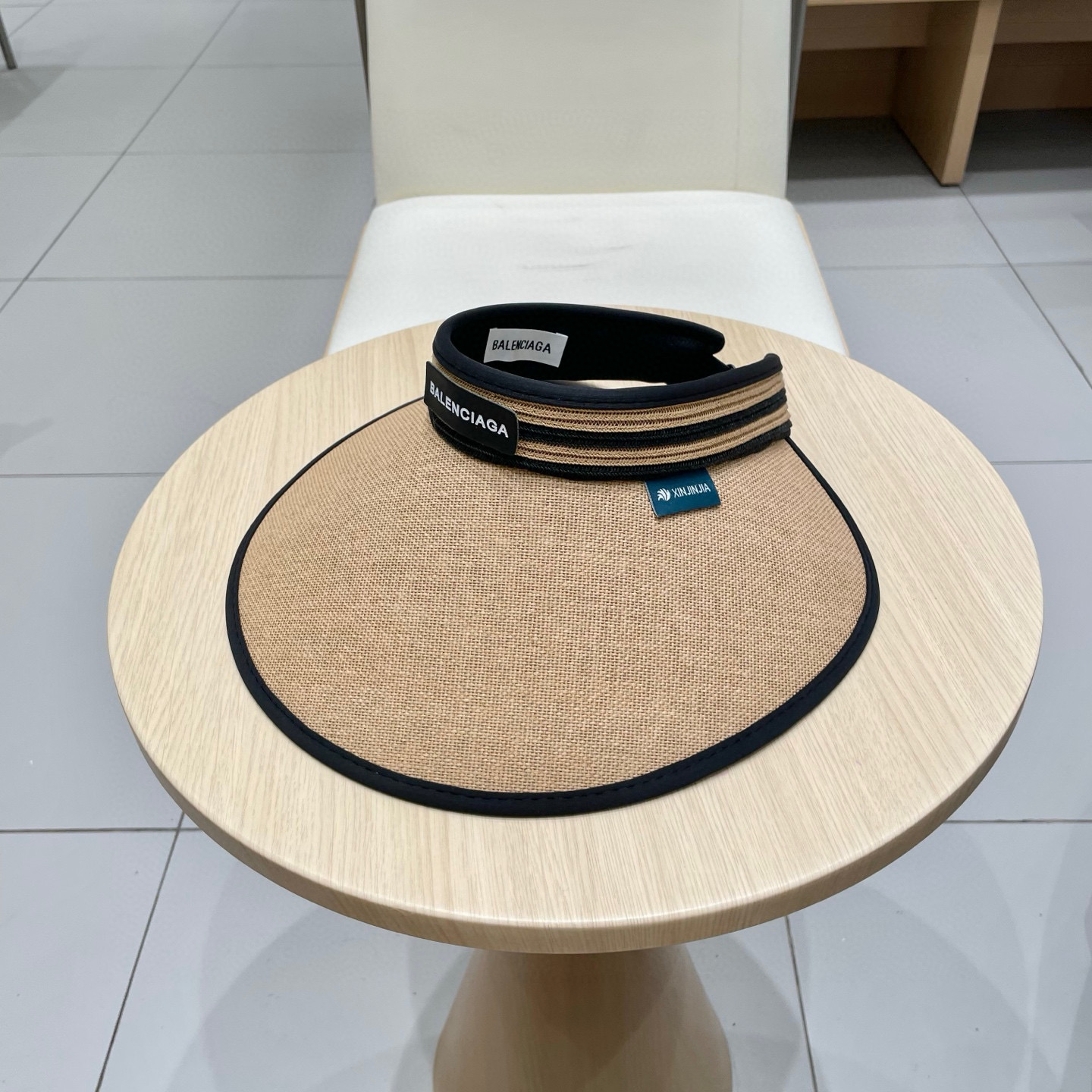   BALENCIAGA巴黎世家新款防晒帽子女款防紫外线萎形格空顶
太阳冰丝夏天骑车遮阳帽