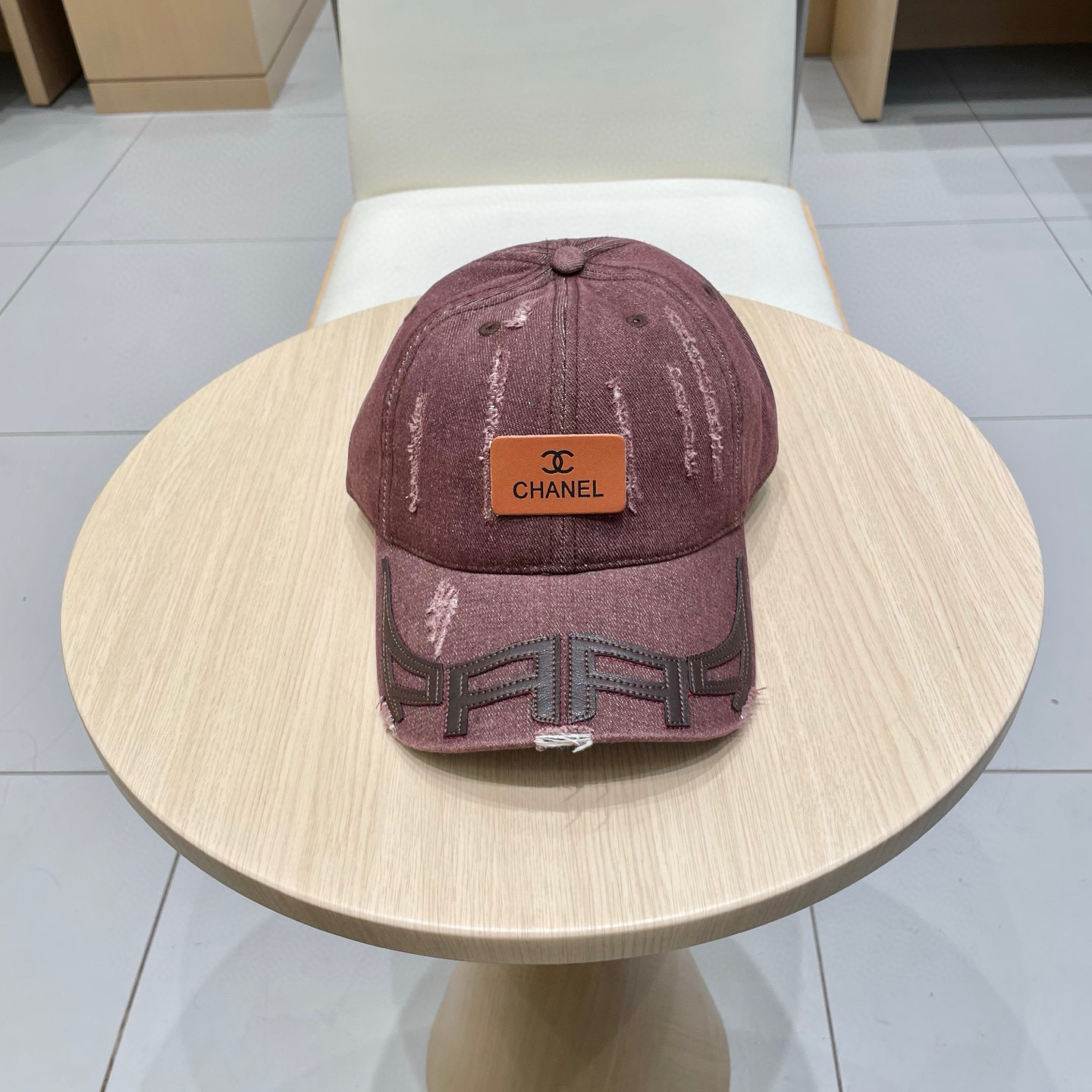  CHANEL香奈儿新款🆕牛仔蓝复古款式棒球帽🔸 节假日旅游带它出去美美哒❕  中古款哟.这种帽子不容易