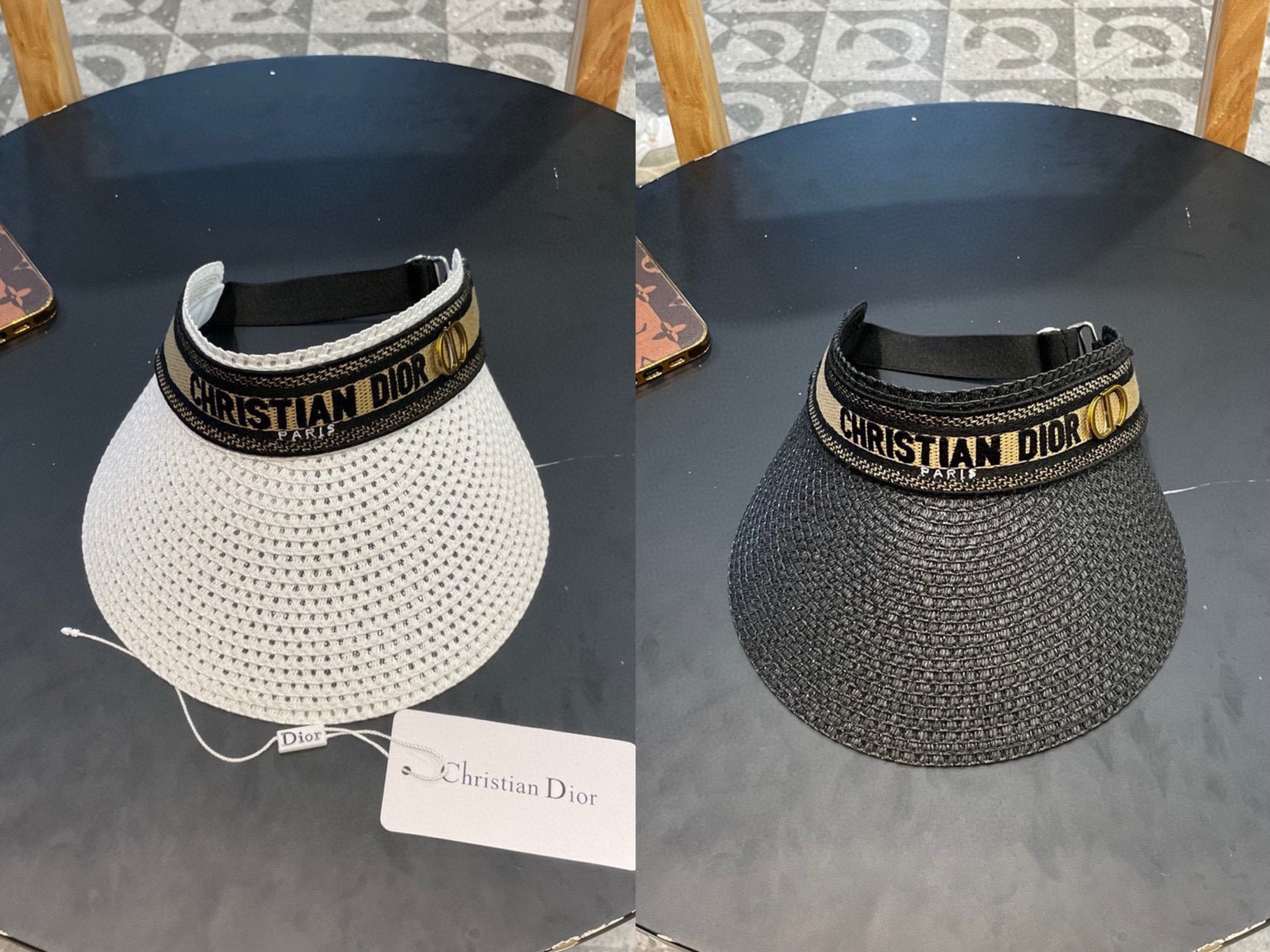  迪奥 Dior 春夏编织空顶草帽
那么多人喜欢不是没有原因的!!
好戴不勒头 发箍式的空顶帽
看上去小