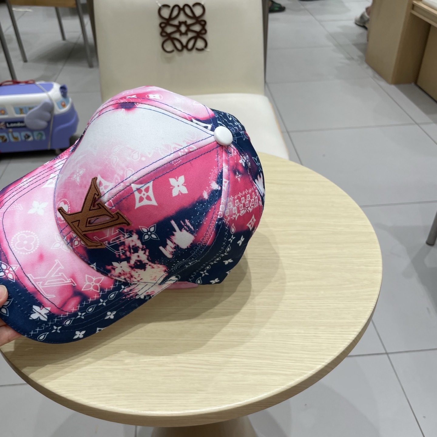 🧢路易威登棒球帽 LouisVuitton😍新款LV棒球帽，重工打造♥️高端大气，百搭款🤗男女通用！跑量