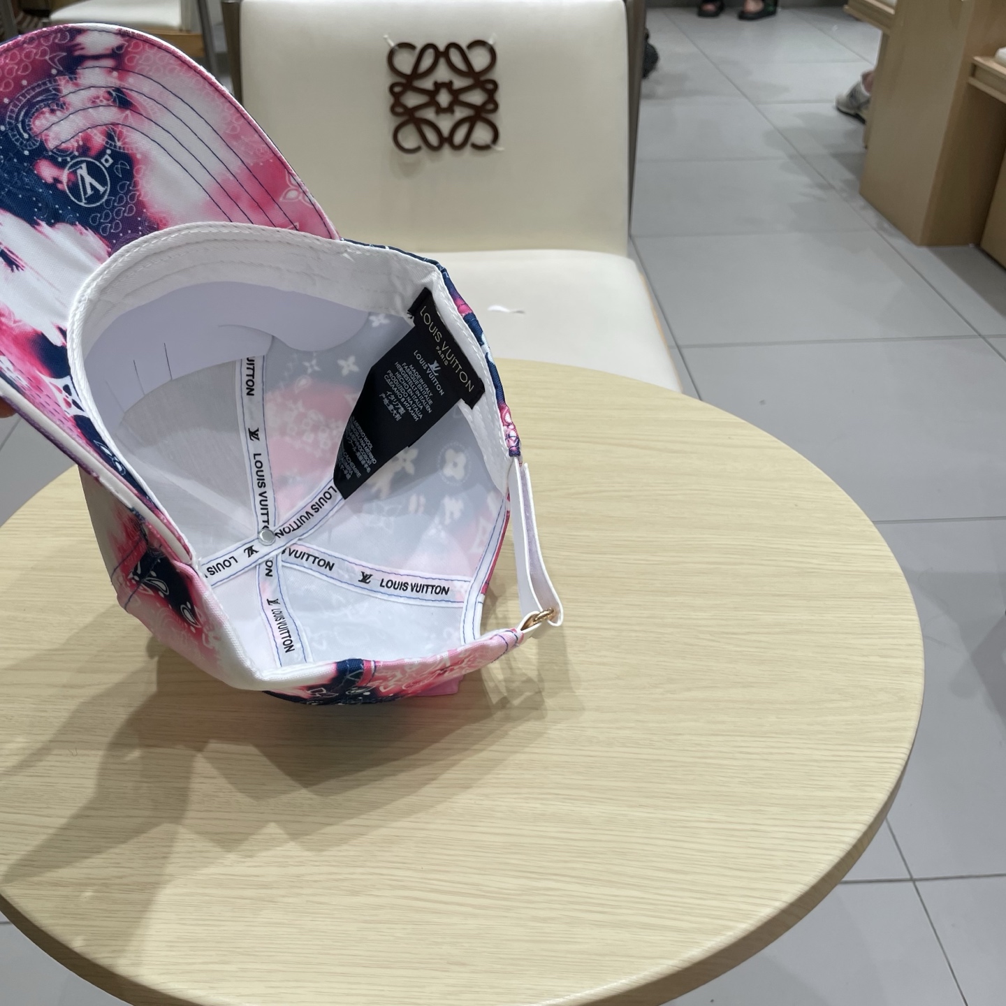 🧢路易威登棒球帽 LouisVuitton😍新款LV棒球帽，重工打造♥️高端大气，百搭款🤗男女通用！跑量