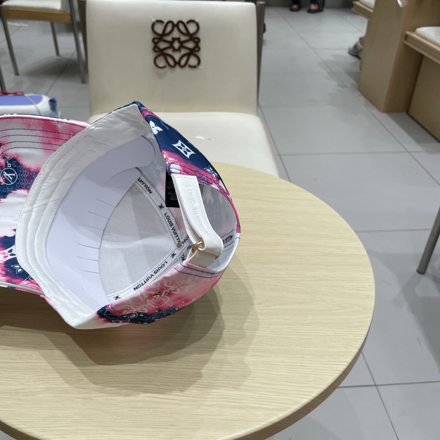 🧢路易威登棒球帽 LouisVuitton😍新款LV棒球帽，重工打造♥️高端大气，百搭款🤗男女通用！跑量