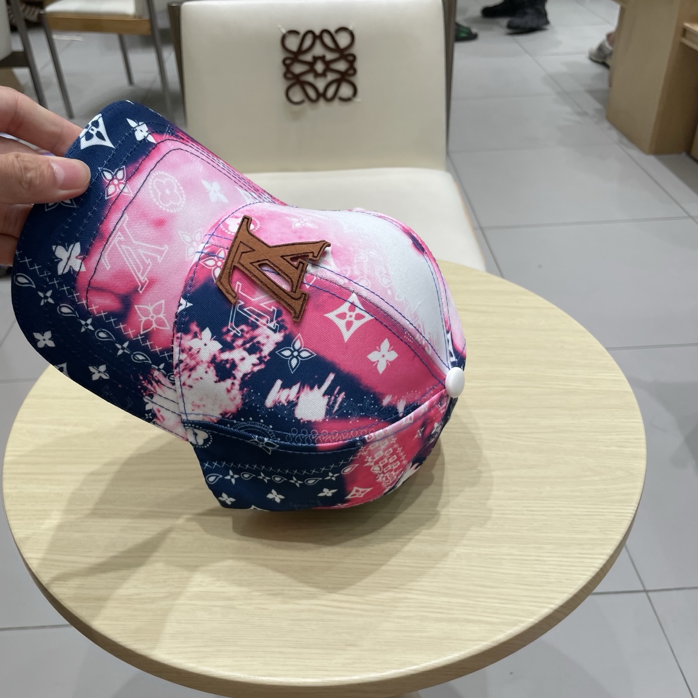 🧢路易威登棒球帽 LouisVuitton😍新款LV棒球帽，重工打造♥️高端大气，百搭款🤗男女通用！跑量