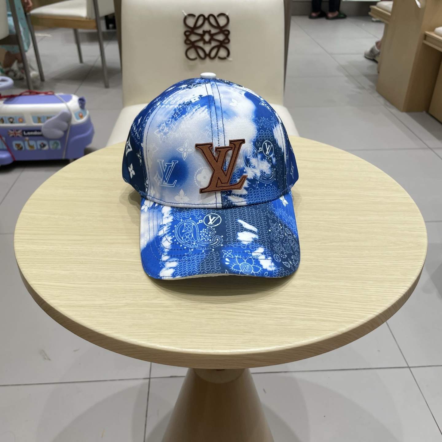 🧢路易威登棒球帽 LouisVuitton😍新款LV棒球帽，重工打造♥️高端大气，百搭款🤗男女通用！跑量