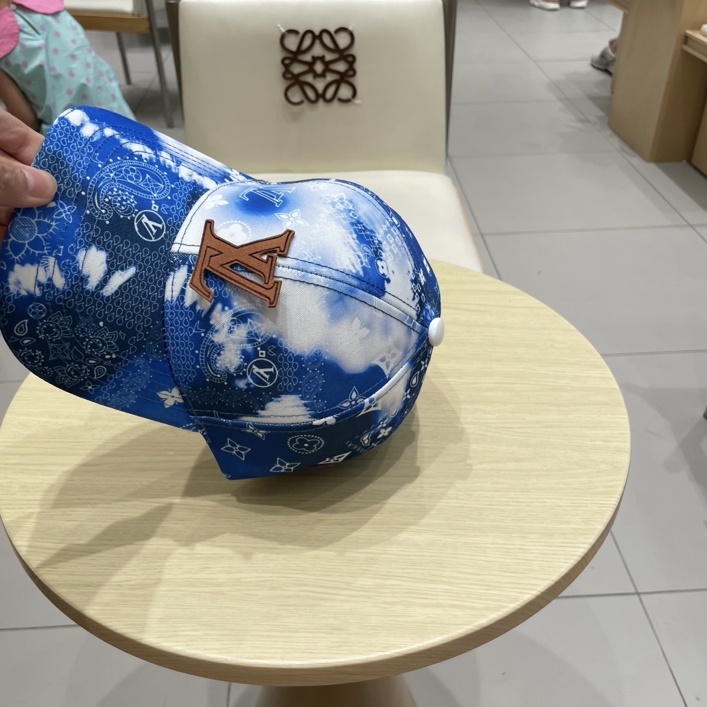 🧢路易威登棒球帽 LouisVuitton😍新款LV棒球帽，重工打造♥️高端大气，百搭款🤗男女通用！跑量