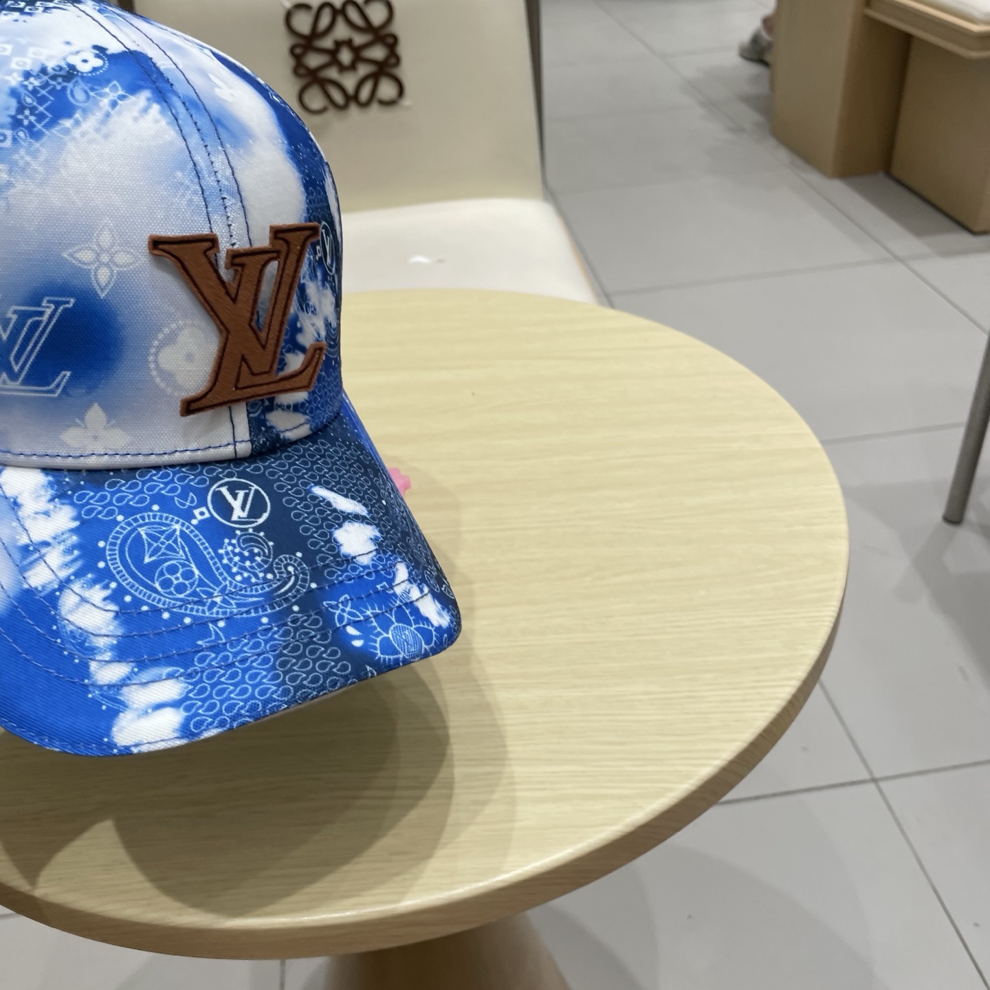 🧢路易威登棒球帽 LouisVuitton😍新款LV棒球帽，重工打造♥️高端大气，百搭款🤗男女通用！跑量