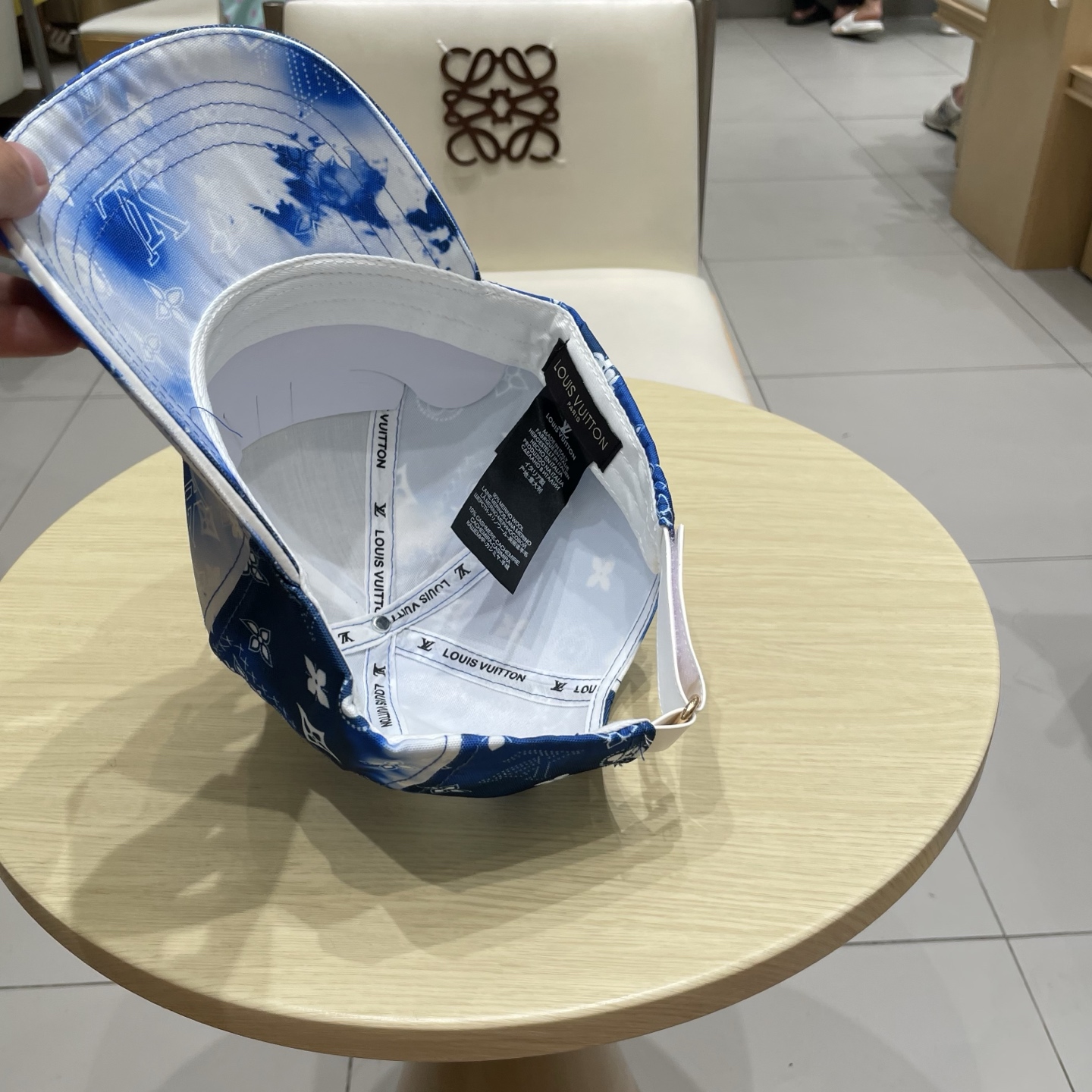 🧢路易威登棒球帽 LouisVuitton😍新款LV棒球帽，重工打造♥️高端大气，百搭款🤗男女通用！跑量