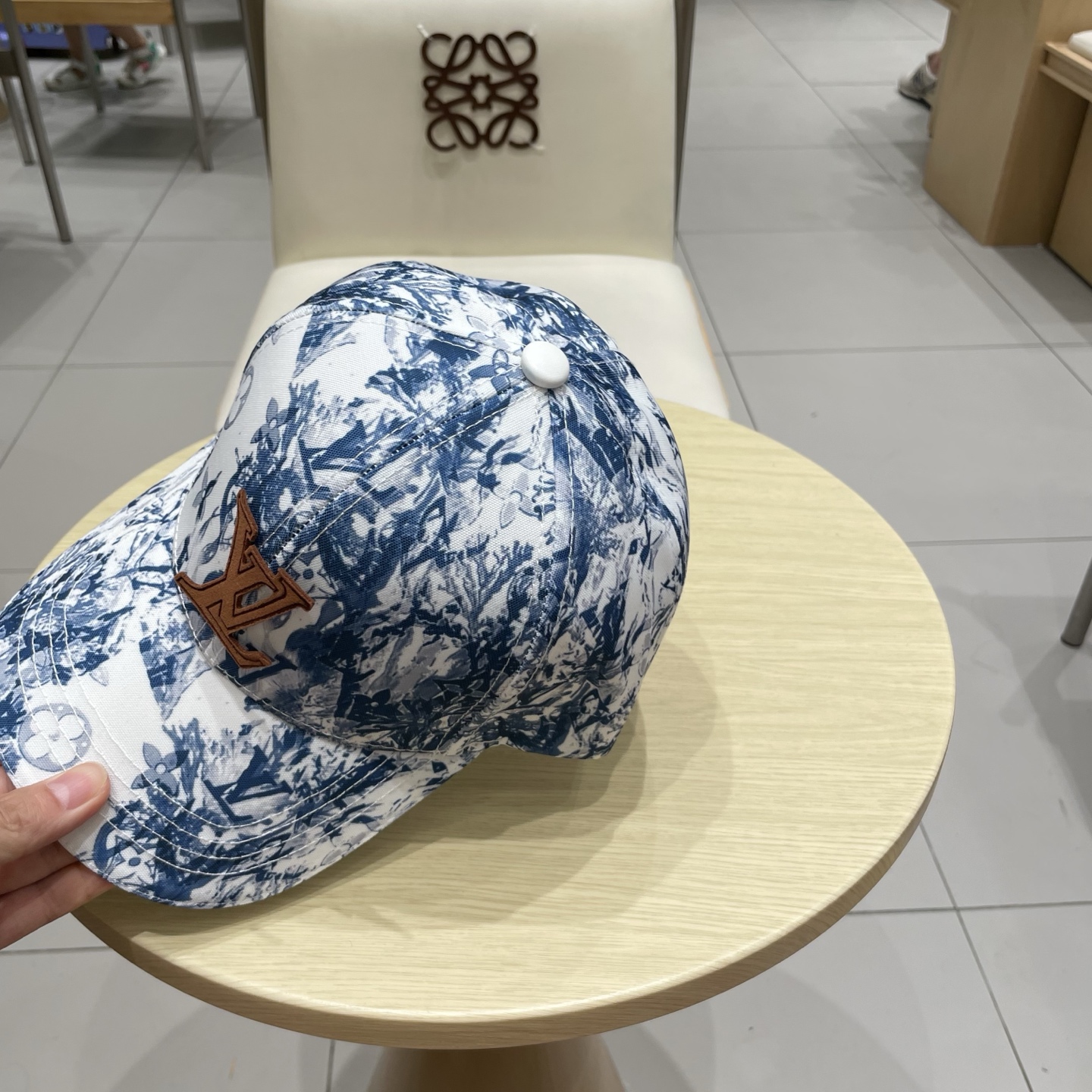 🧢路易威登棒球帽 LouisVuitton😍新款LV棒球帽，重工打造♥️高端大气，百搭款🤗男女通用！跑量