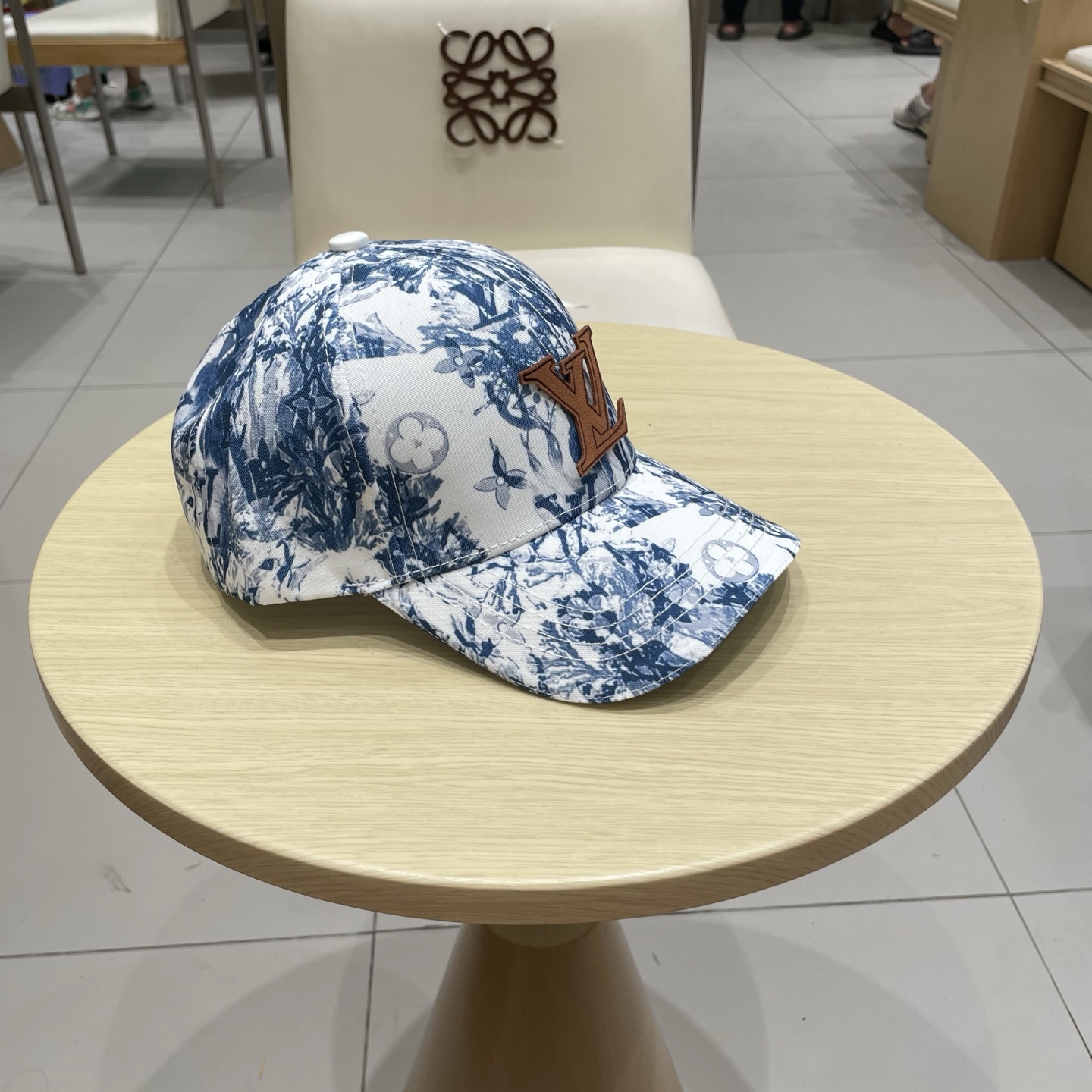 🧢路易威登棒球帽 LouisVuitton😍新款LV棒球帽，重工打造♥️高端大气，百搭款🤗男女通用！跑量