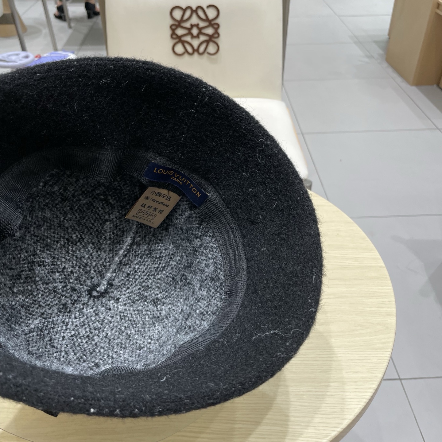 🧢路易威登棒球帽 LouisVuitton😍复古羊毛黑色渔夫帽秋冬季女士保暖护耳针织帽子显脸小盆帽