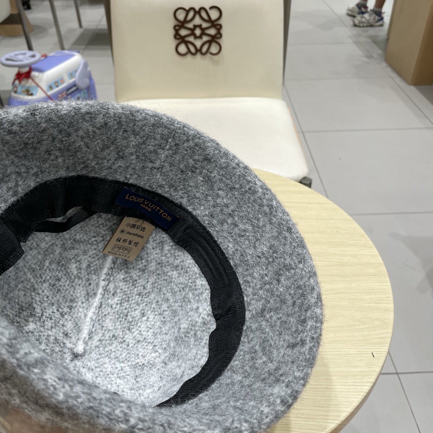 🧢路易威登棒球帽 LouisVuitton😍复古羊毛黑色渔夫帽秋冬季女士保暖护耳针织帽子显脸小盆帽