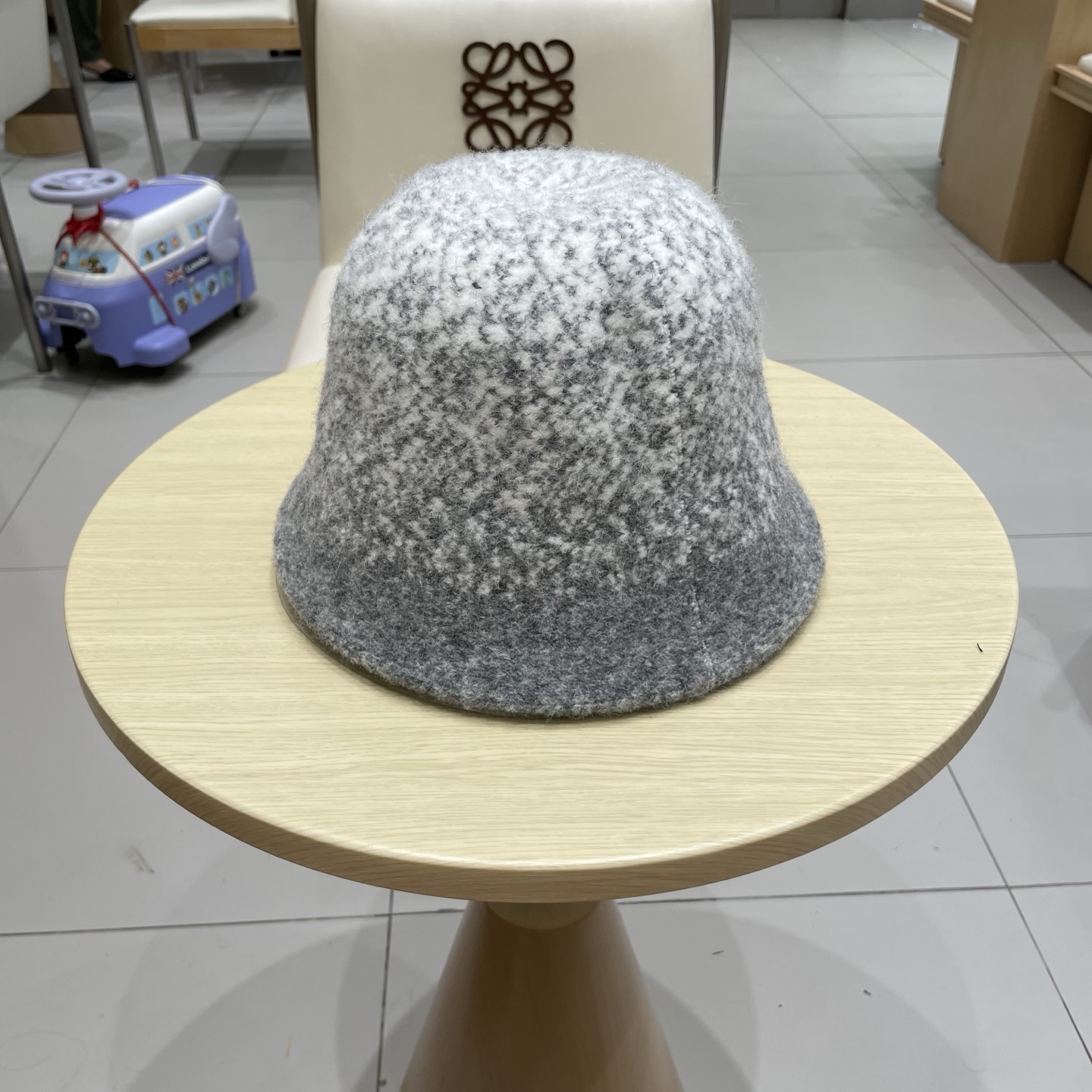 🧢路易威登棒球帽 LouisVuitton😍复古羊毛黑色渔夫帽秋冬季女士保暖护耳针织帽子显脸小盆帽