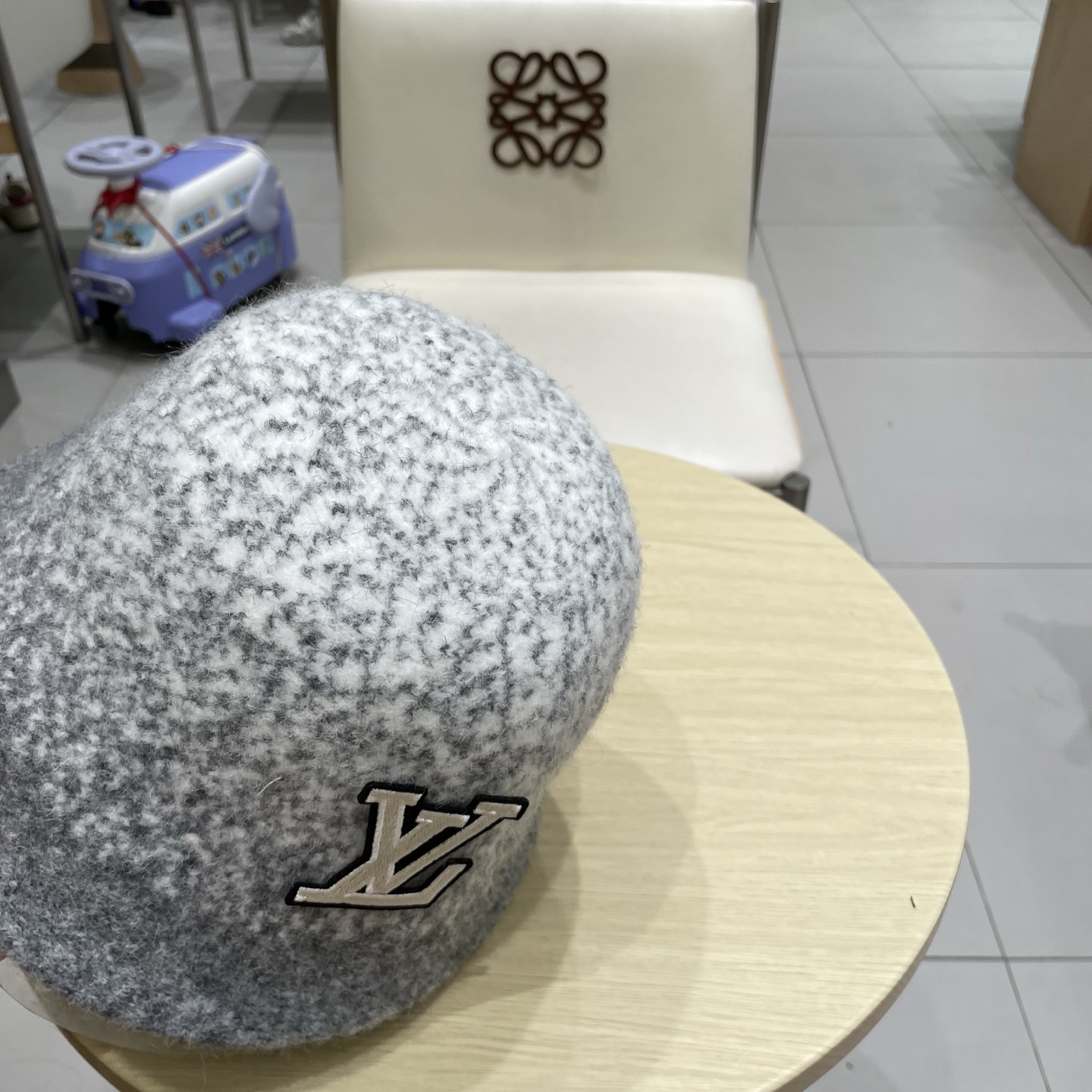 🧢路易威登棒球帽 LouisVuitton😍复古羊毛黑色渔夫帽秋冬季女士保暖护耳针织帽子显脸小盆帽