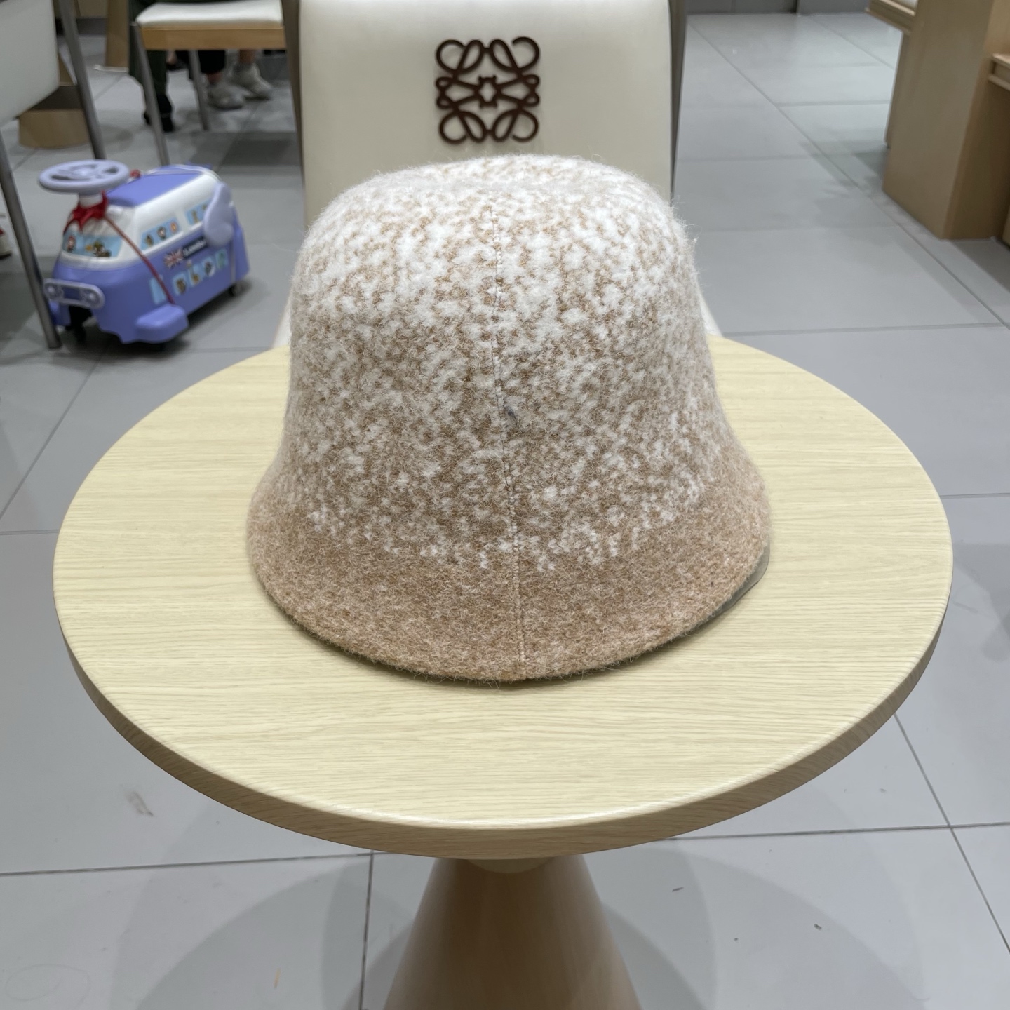 🧢路易威登棒球帽 LouisVuitton😍复古羊毛黑色渔夫帽秋冬季女士保暖护耳针织帽子显脸小盆帽