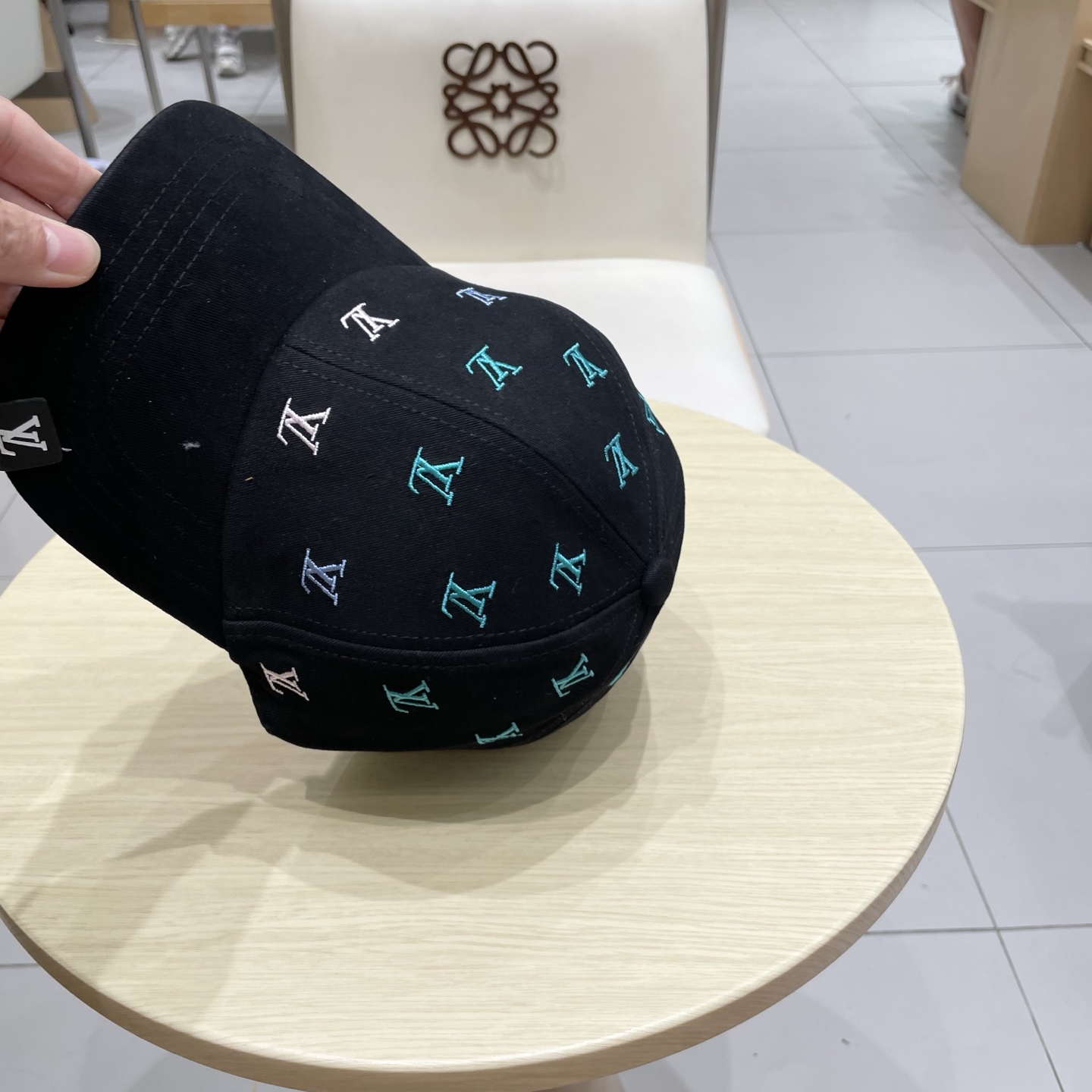 🧢路易威登棒球帽 LouisVuitton😍新款LV棒球帽，重工打造♥️高端大气，百搭款🤗男女通用！跑量