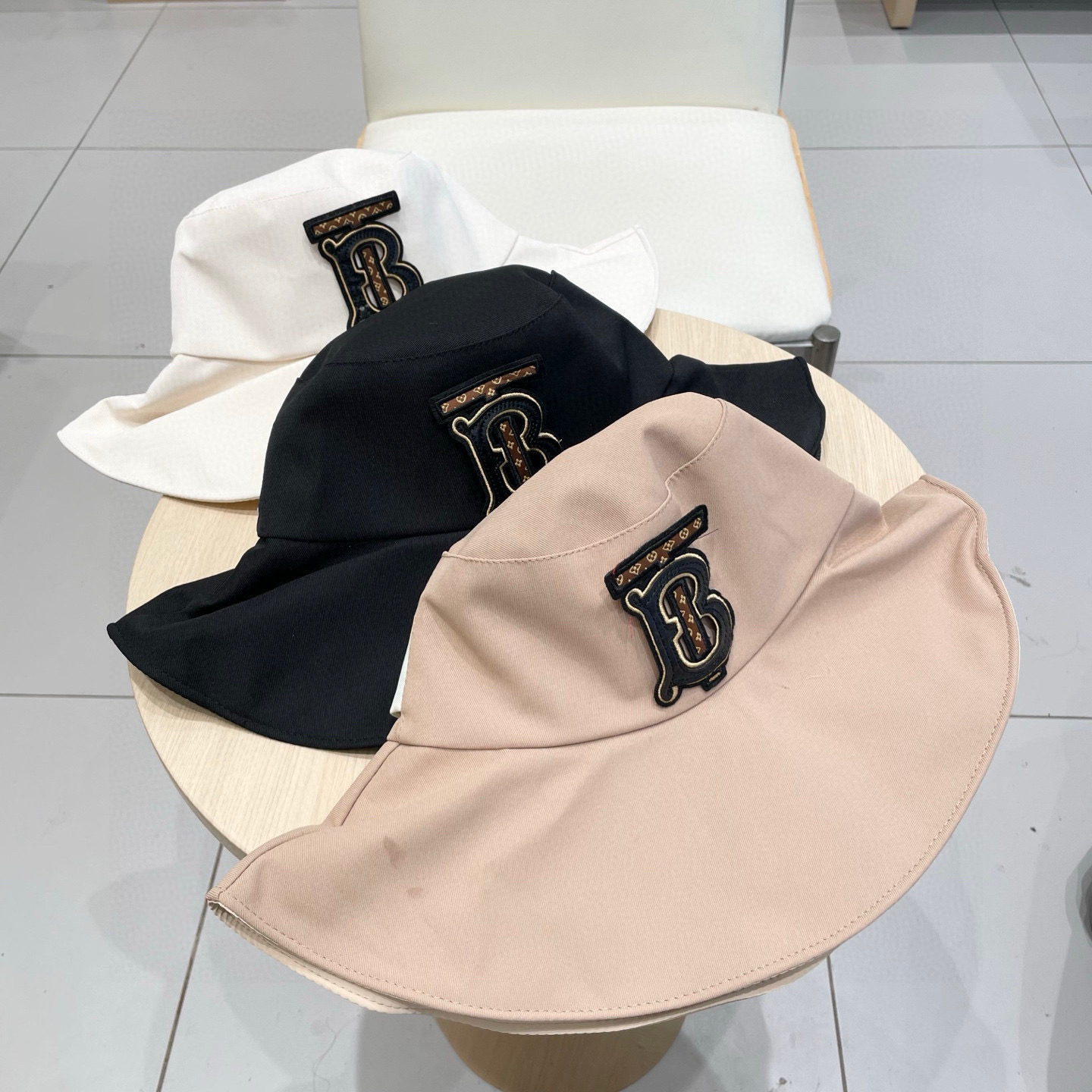  【巴宝莉BURBERRY渔夫帽女早春夏季时尚防晒帽大檐遮脸百搭休闲遮阳帽防紫外线帽子