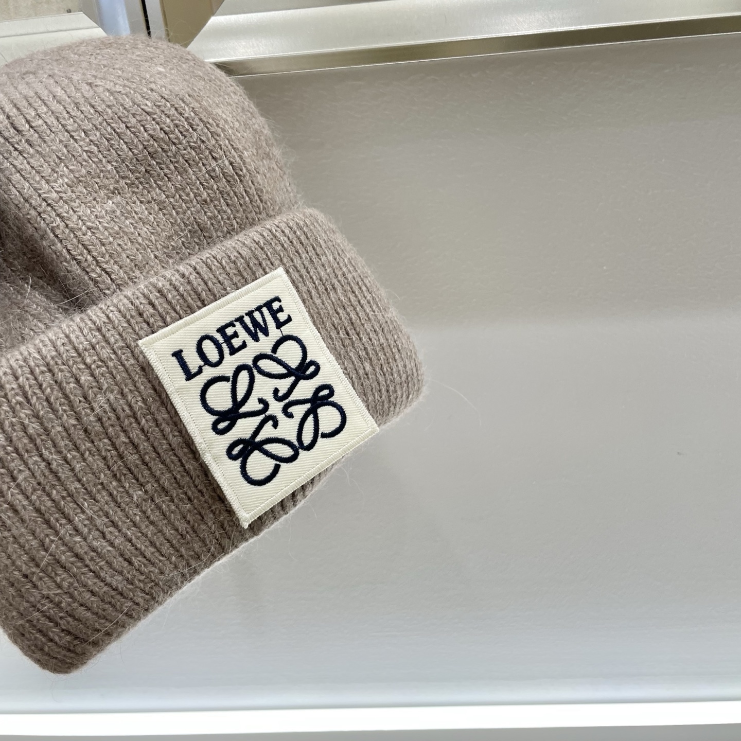  ＬＯＥＷＥ罗意威新款针织毛线帽，专柜新款，男女通用