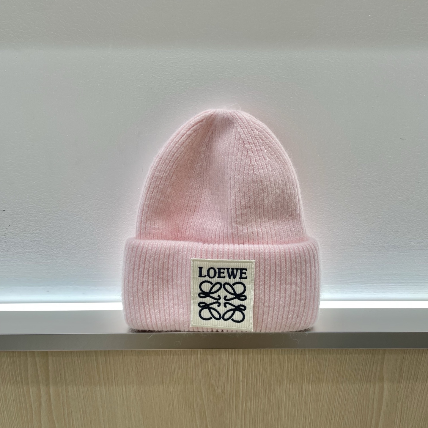 NO:360798,LOEWE new knitted wool hat, new counter style, male and female hat straw hat fisherman hat baseball hat, hat, loewe, espadrilles, hatsＬＯＥＷＥ罗意威新款针织毛线帽,专柜新款,男女通用帽子草帽渔夫帽棒球帽,帽子,loewe,espadrilles,hats,hat