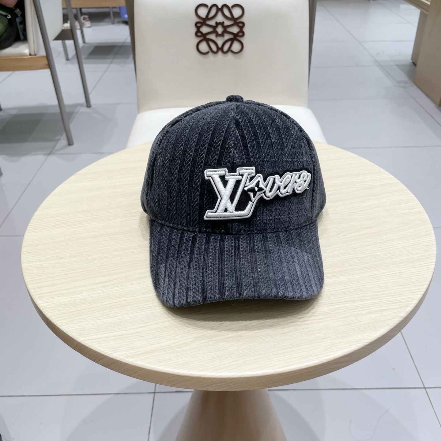 NO:360966,Louis Vuitton 2025 autumn baseball cap LV new style is really beautiful. The feel and texture are super good. The hat, straw hat, fisherman's hat, baseball cap, hat, louis vuitton, louis vuitton, espadrilles, hats路易威登2025秋款棒球帽LV新款真的太好看了手感和质感都超棒的帽子草帽渔夫帽棒球帽,帽子,louis vuitton,louis vuitton,espadrilles,hats,hat
