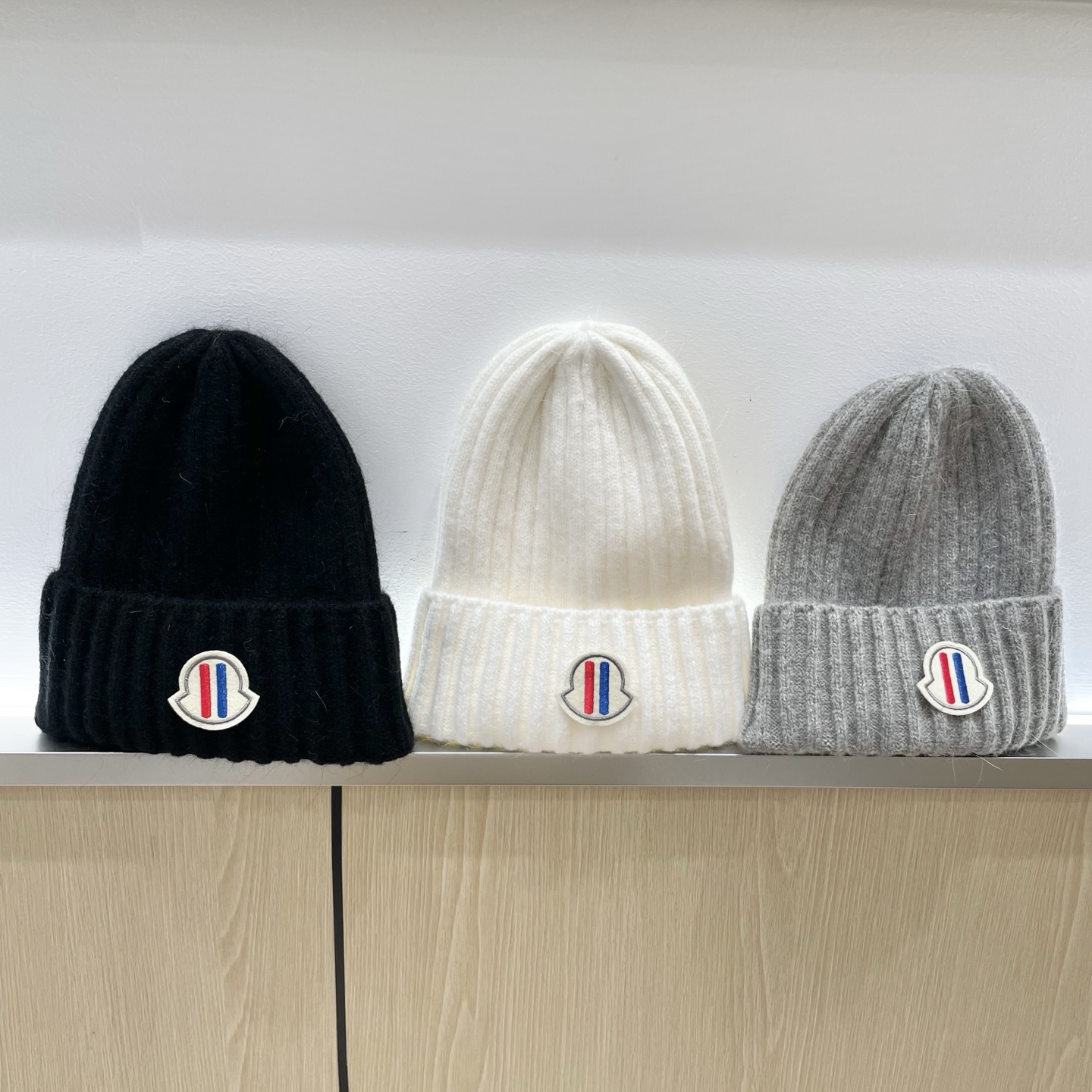   蒙口Moncler盟可睐💥官网经典针织帽，原单复刻.非常柔软亲肤，弹性很好💓有质感又非常百搭的款式~