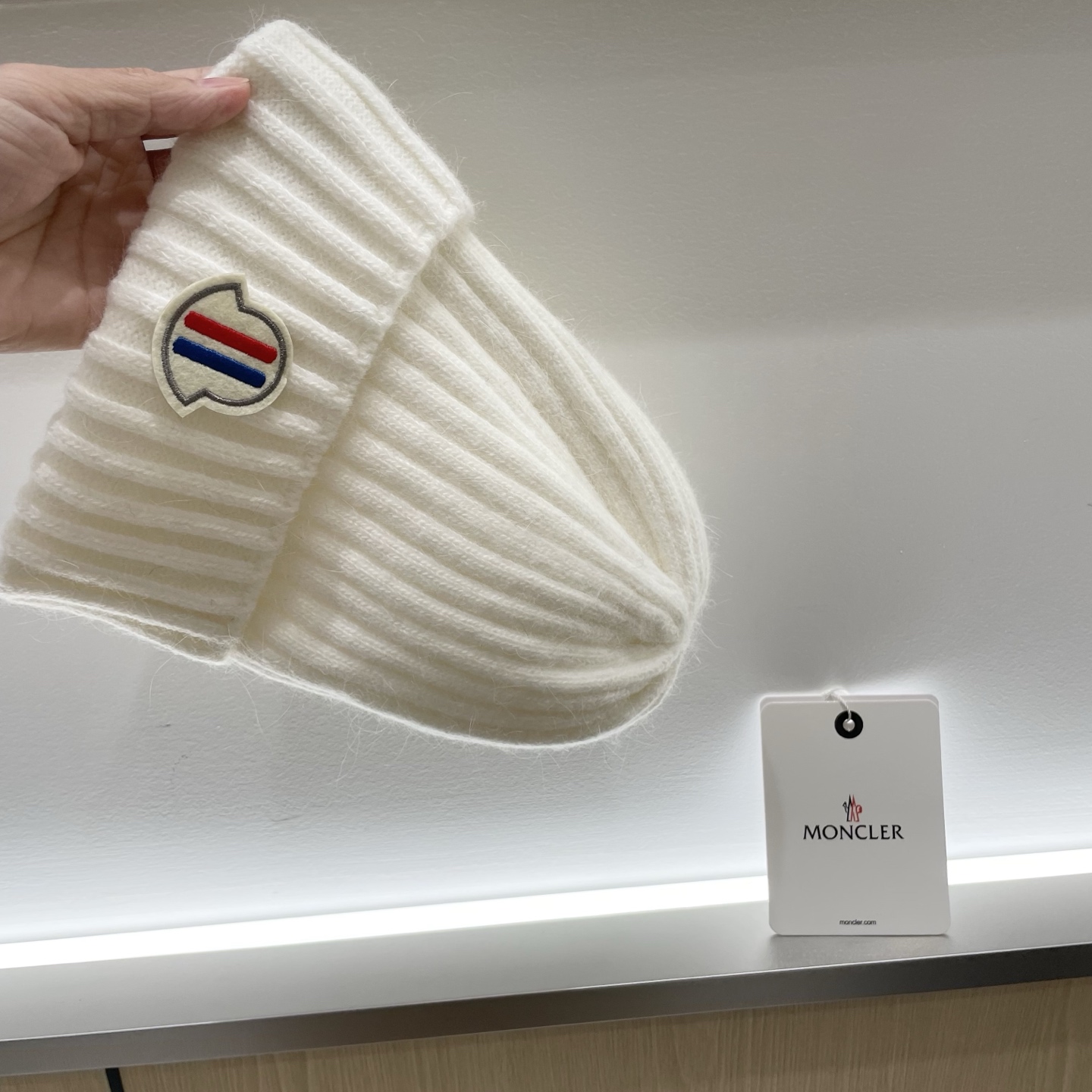   蒙口Moncler盟可睐💥官网经典针织帽，原单复刻.非常柔软亲肤，弹性很好💓有质感又非常百搭的款式~