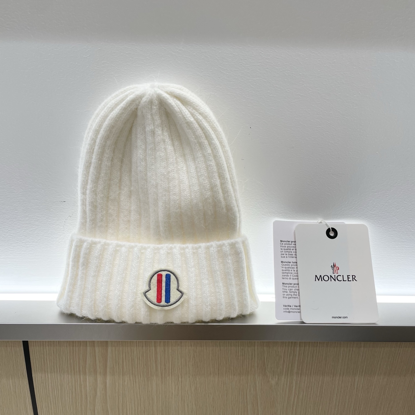   蒙口Moncler盟可睐💥官网经典针织帽，原单复刻.非常柔软亲肤，弹性很好💓有质感又非常百搭的款式~