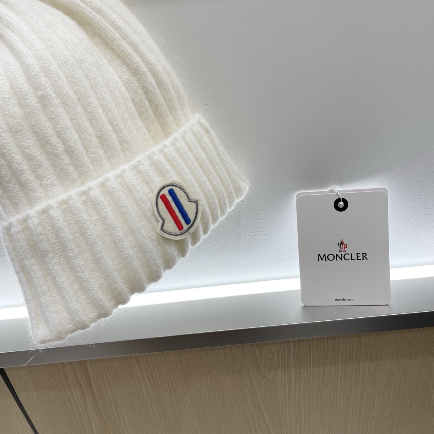   蒙口Moncler盟可睐💥官网经典针织帽，原单复刻.非常柔软亲肤，弹性很好💓有质感又非常百搭的款式~