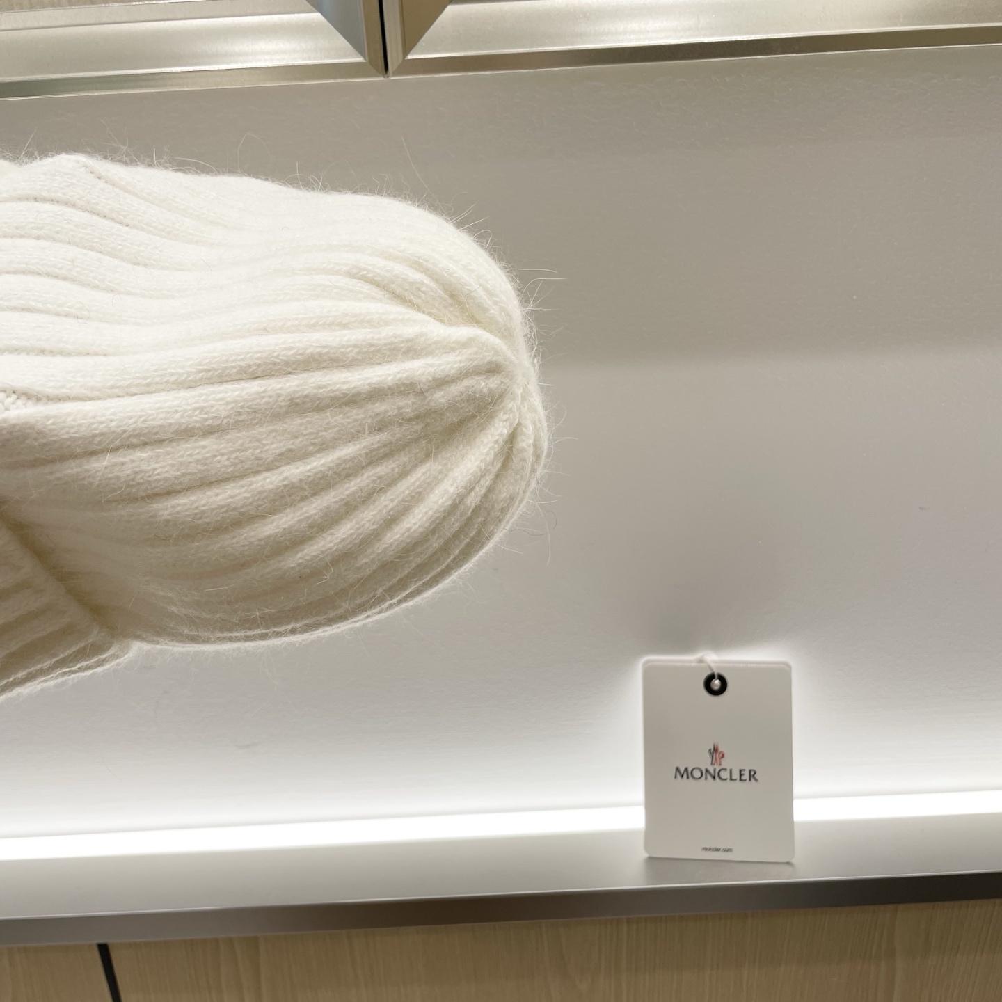   蒙口Moncler盟可睐💥官网经典针织帽，原单复刻.非常柔软亲肤，弹性很好💓有质感又非常百搭的款式~