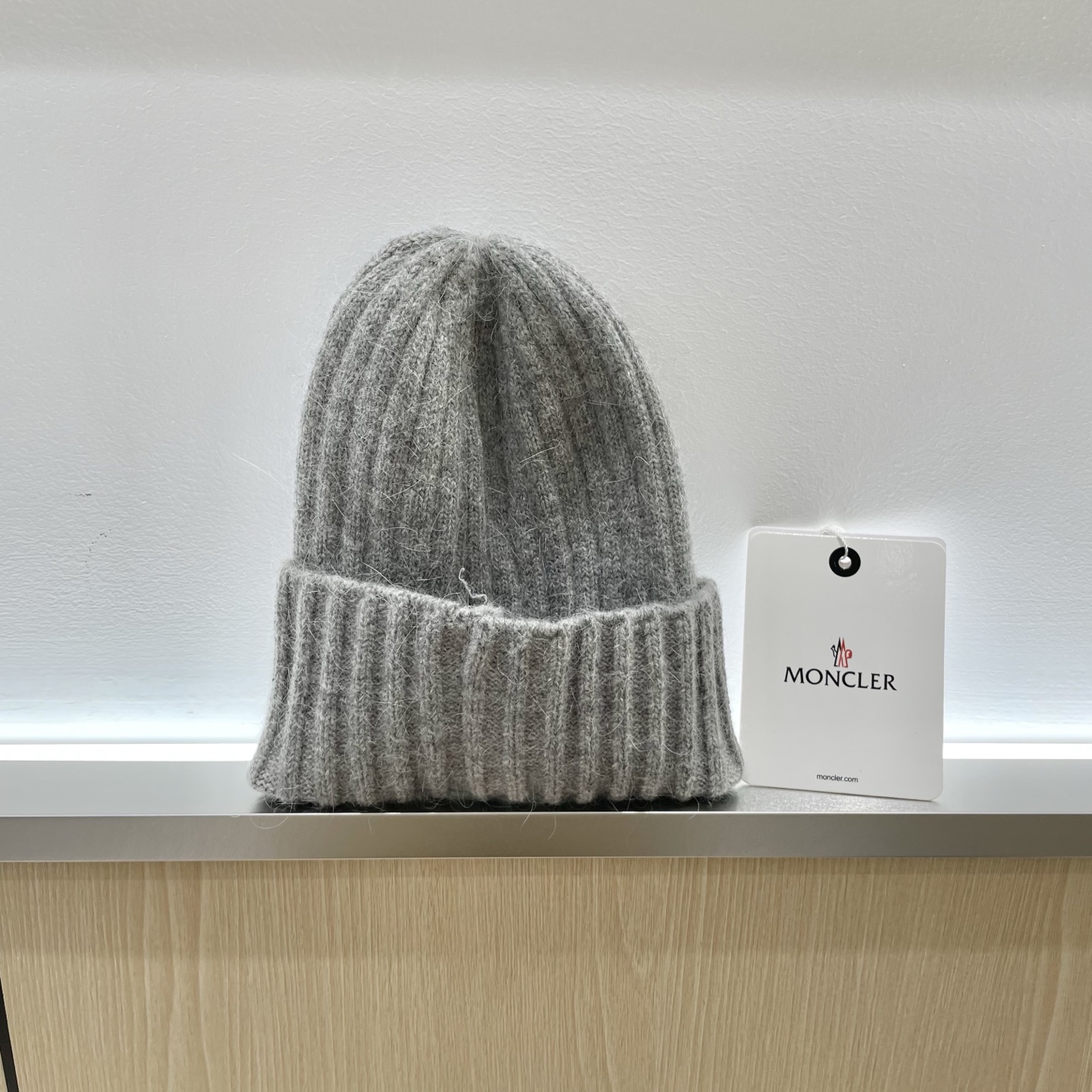   蒙口Moncler盟可睐💥官网经典针织帽，原单复刻.非常柔软亲肤，弹性很好💓有质感又非常百搭的款式~
