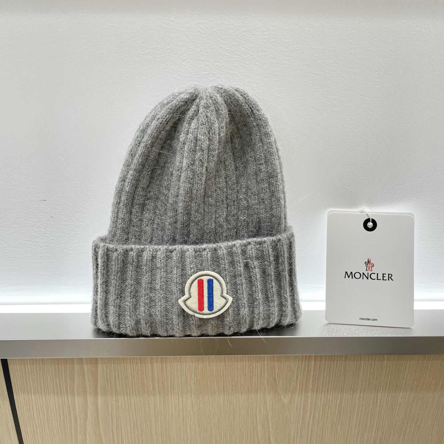   蒙口Moncler盟可睐💥官网经典针织帽，原单复刻.非常柔软亲肤，弹性很好💓有质感又非常百搭的款式~