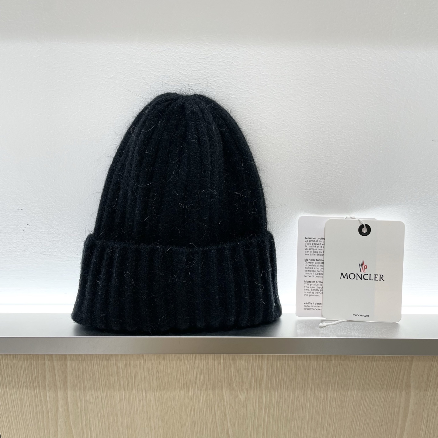   蒙口Moncler盟可睐💥官网经典针织帽，原单复刻.非常柔软亲肤，弹性很好💓有质感又非常百搭的款式~