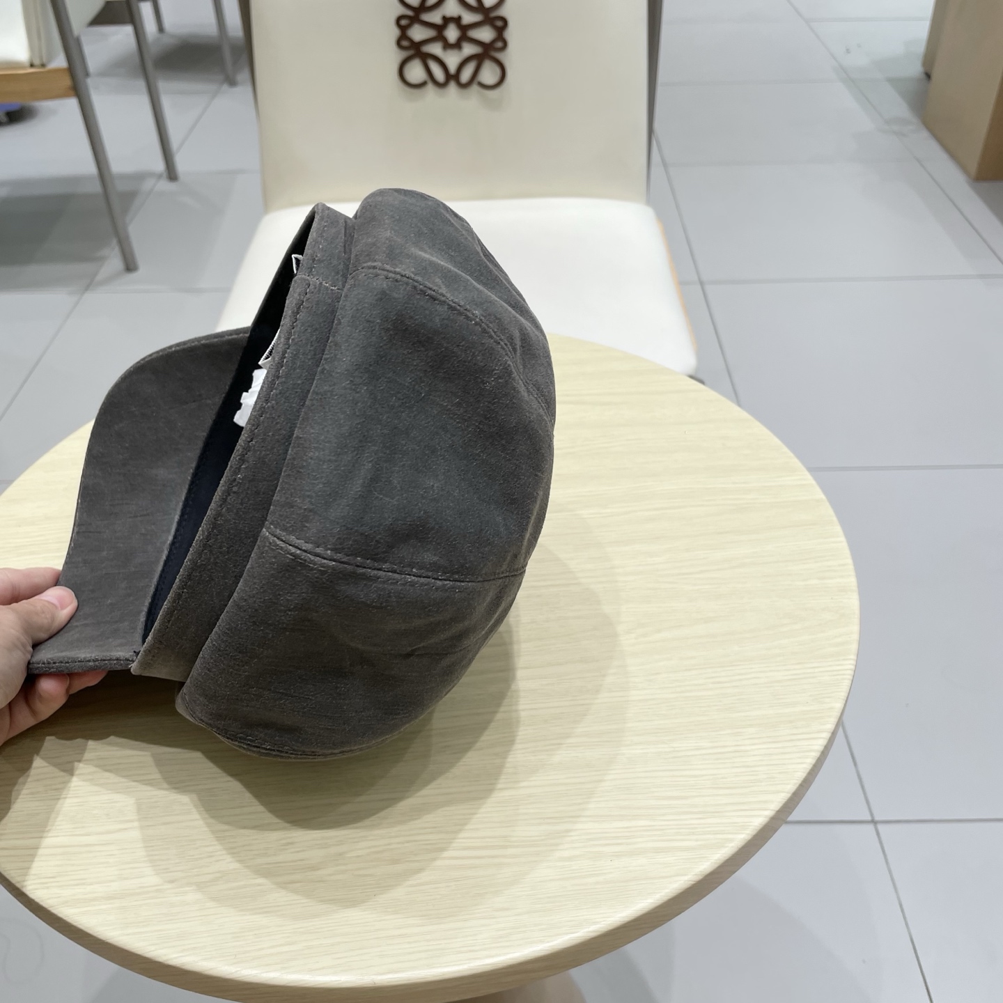  巴黎世家麂皮绒棕色八角贝雷帽女夏季大头围复古画家报童帽短檐鸭舌帽大码