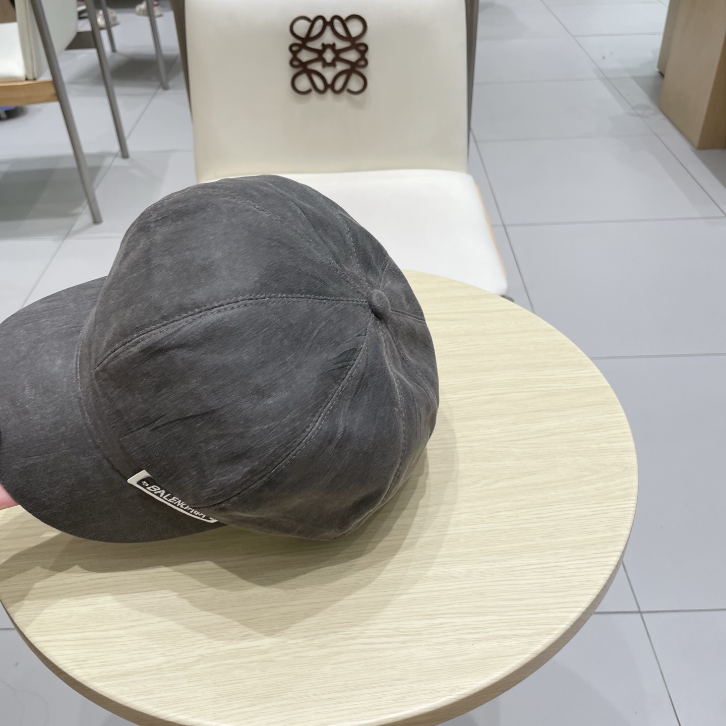  巴黎世家麂皮绒棕色八角贝雷帽女夏季大头围复古画家报童帽短檐鸭舌帽大码