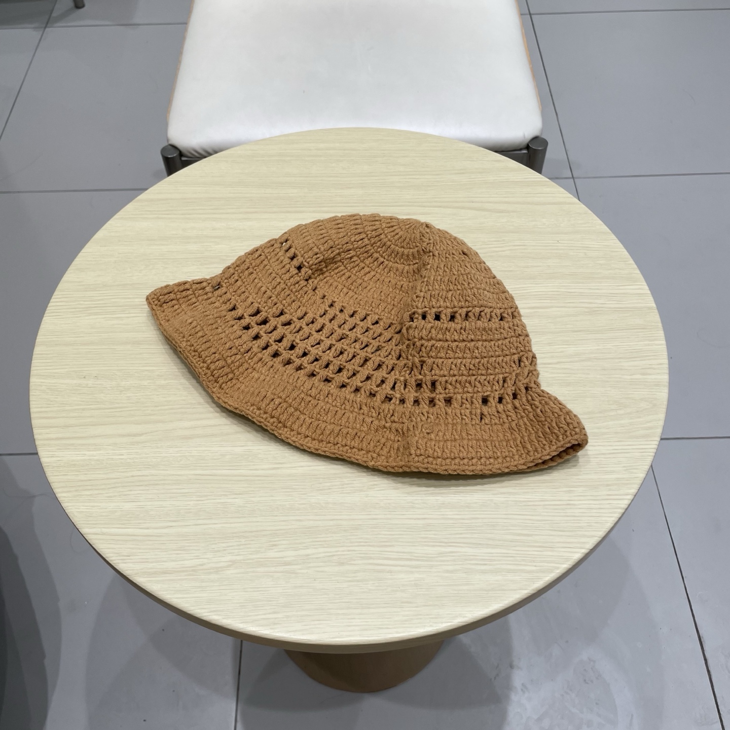  Prada普拉达新款秋冬刺绣字母倒三角形镂空手工钩编水桶帽毛线渔夫帽百搭网眼盆帽