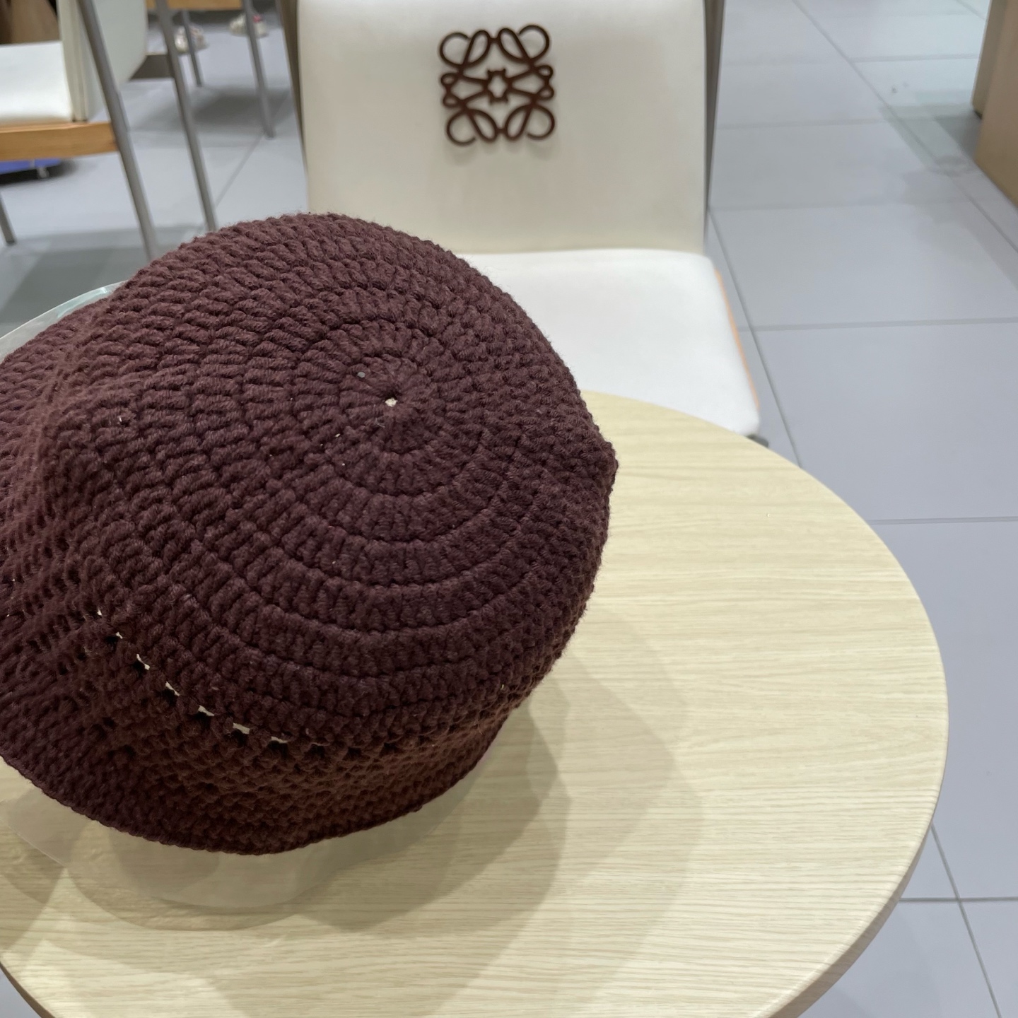  Prada普拉达新款秋冬刺绣字母倒三角形镂空手工钩编水桶帽毛线渔夫帽百搭网眼盆帽