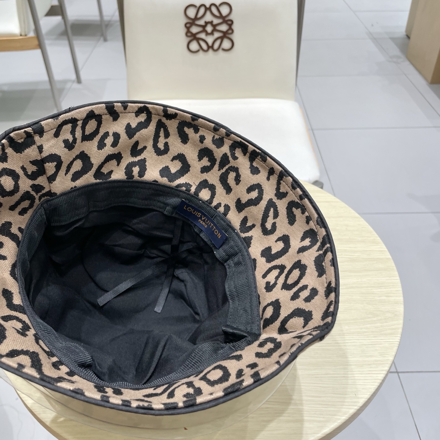 🧢路易威登棒球帽 LouisVuitton😍复古豹纹渔夫帽子韩版麂皮绒女秋冬百搭休闲盆帽潮黑