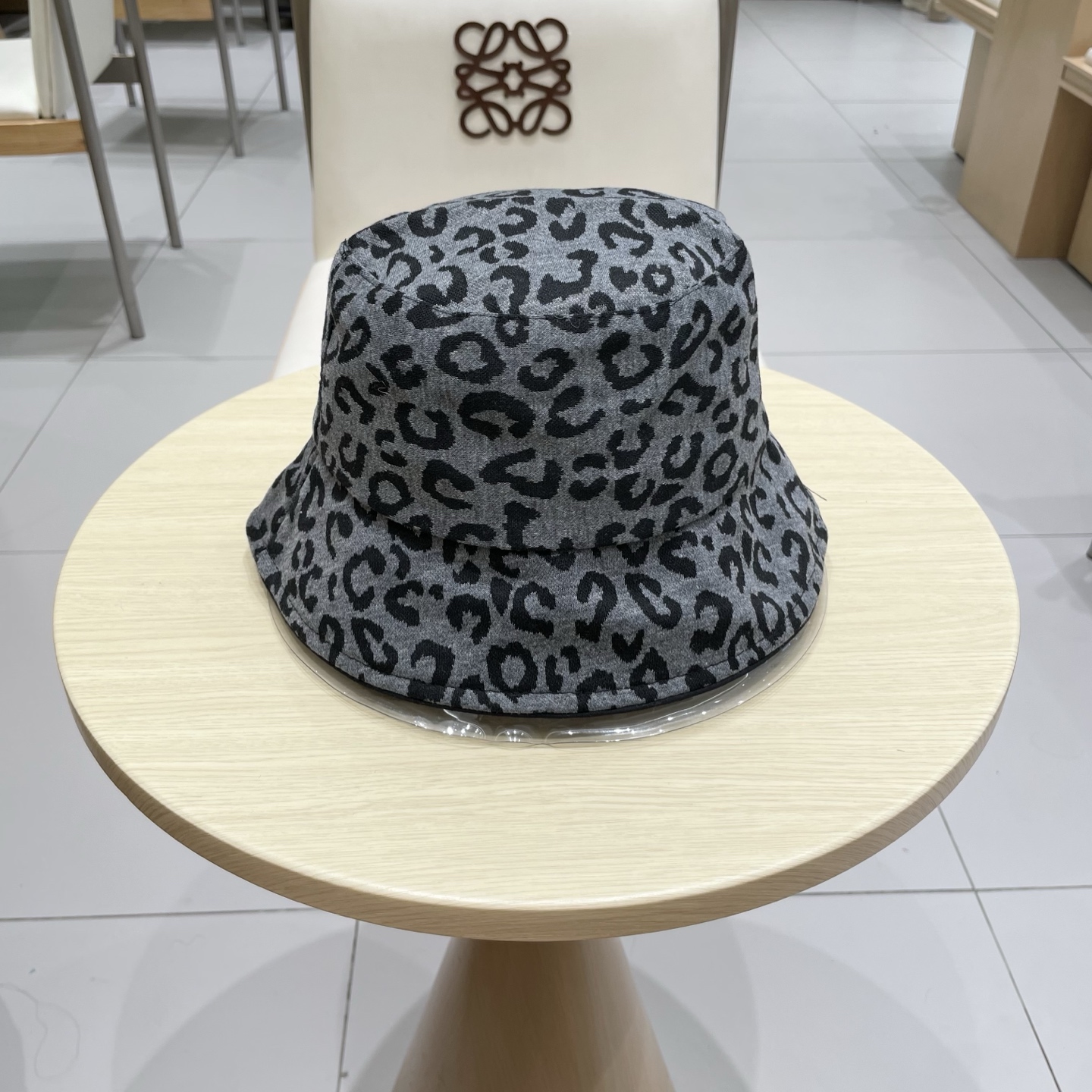 🧢路易威登棒球帽 LouisVuitton😍复古豹纹渔夫帽子韩版麂皮绒女秋冬百搭休闲盆帽潮黑
