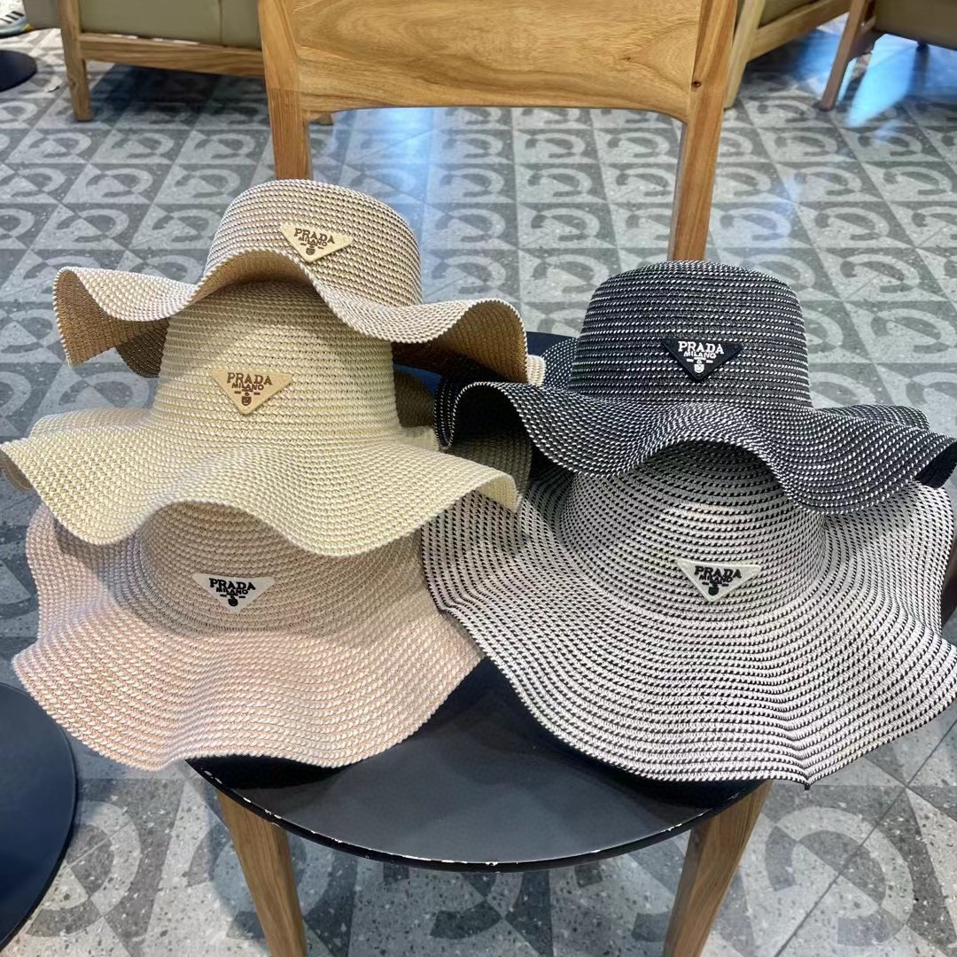   PRADA普拉达荷叶草帽， 重工设计简约百搭款，头围57cm