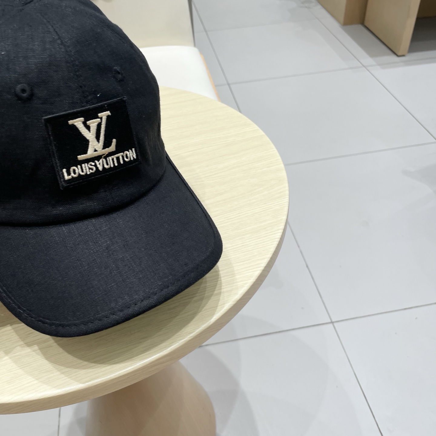 🧢路易威登棒球帽 LouisVuitton😍新款LV棒球帽，重工打造♥️高端大气，百搭款🤗男女通用！跑量