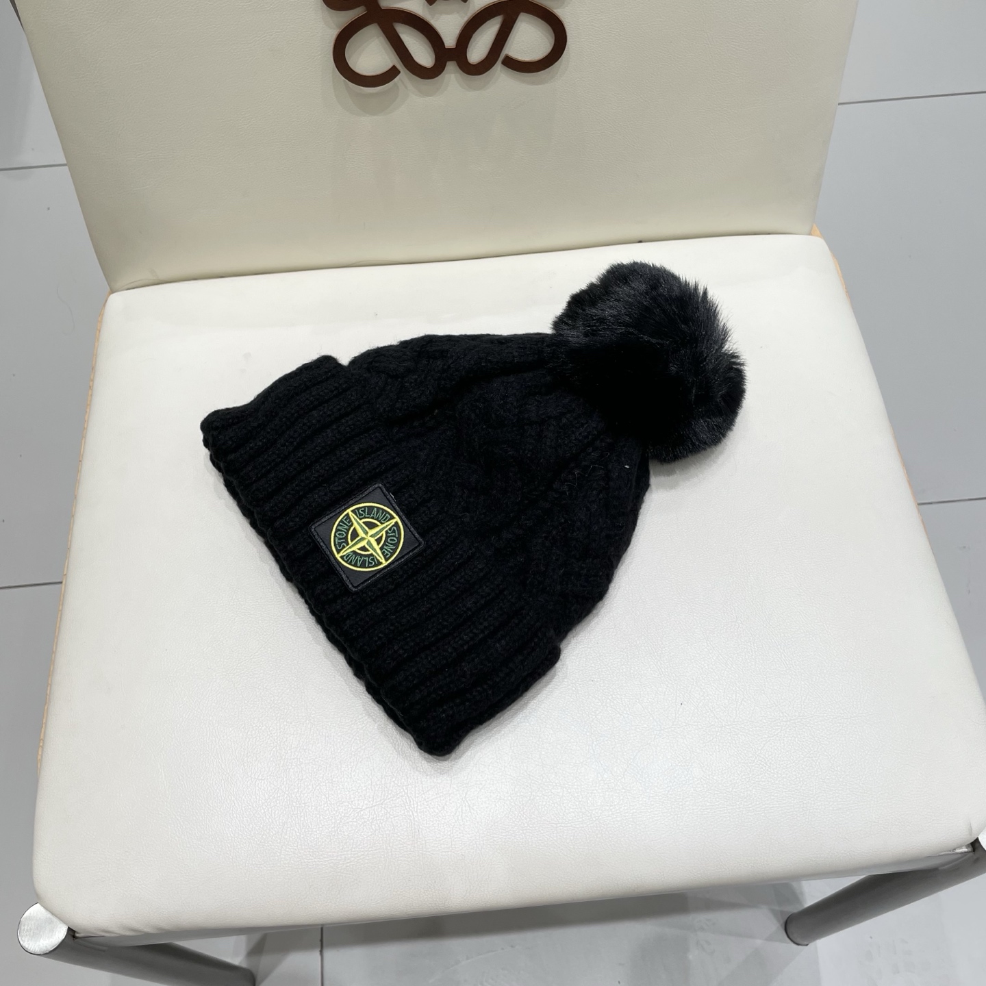 潮牌石头岛STONE经典爆款羊绒羊毛针织帽
秋冬新款毛球毛线帽，冷帽，小红帽爆款