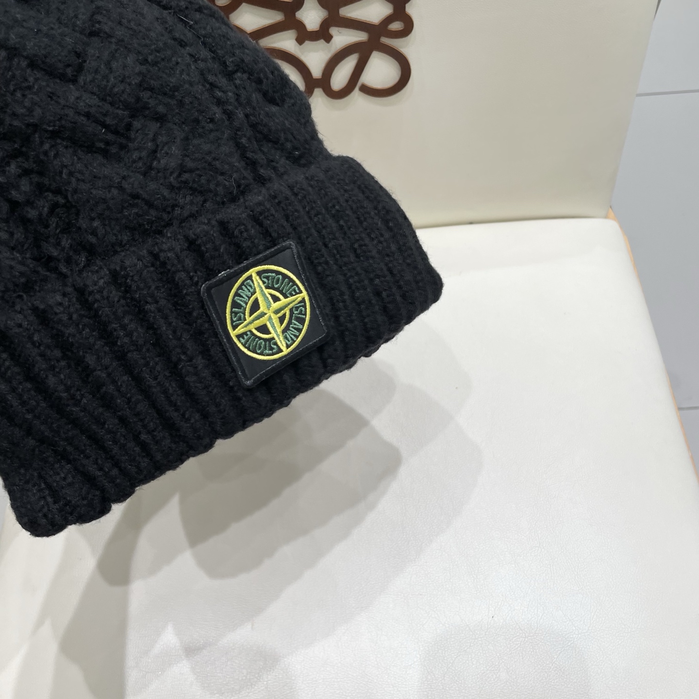 潮牌石头岛STONE经典爆款羊绒羊毛针织帽
秋冬新款毛球毛线帽，冷帽，小红帽爆款