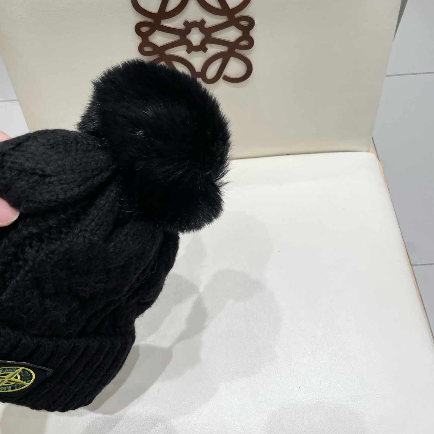 潮牌石头岛STONE经典爆款羊绒羊毛针织帽
秋冬新款毛球毛线帽，冷帽，小红帽爆款