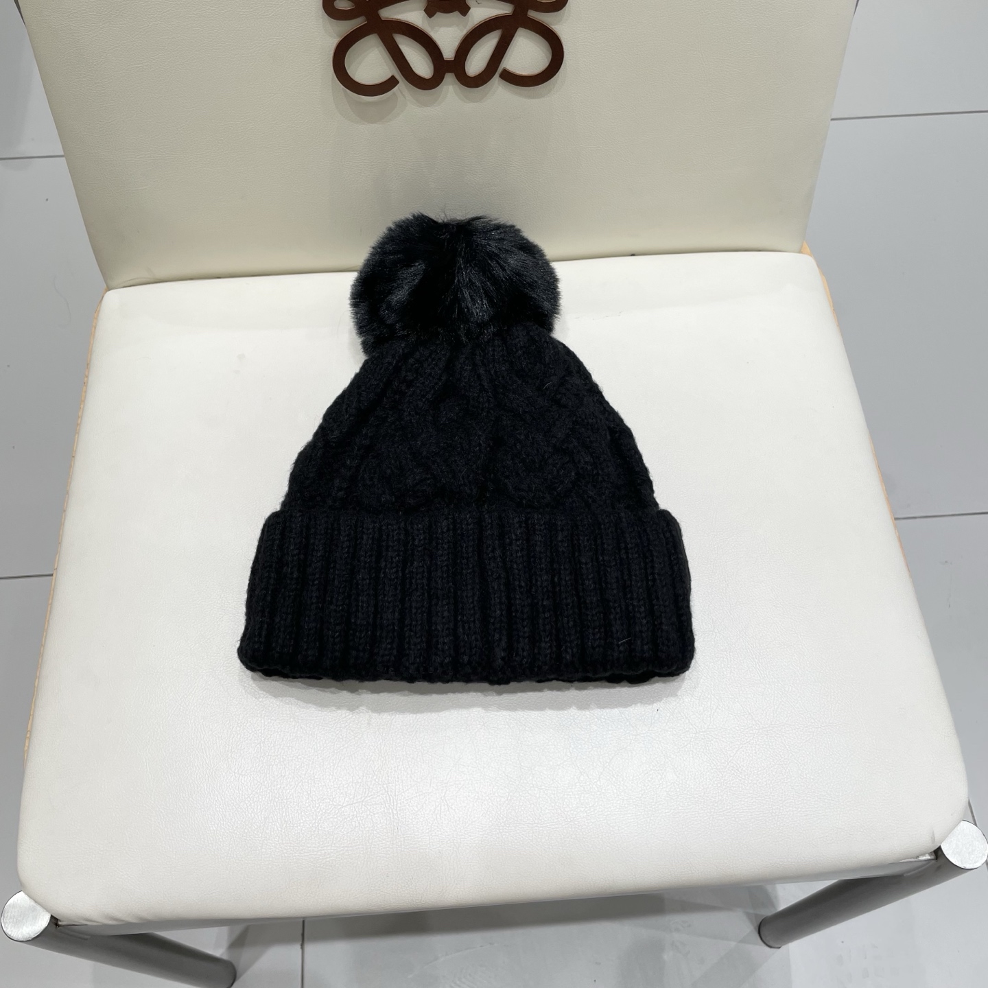 潮牌石头岛STONE经典爆款羊绒羊毛针织帽
秋冬新款毛球毛线帽，冷帽，小红帽爆款