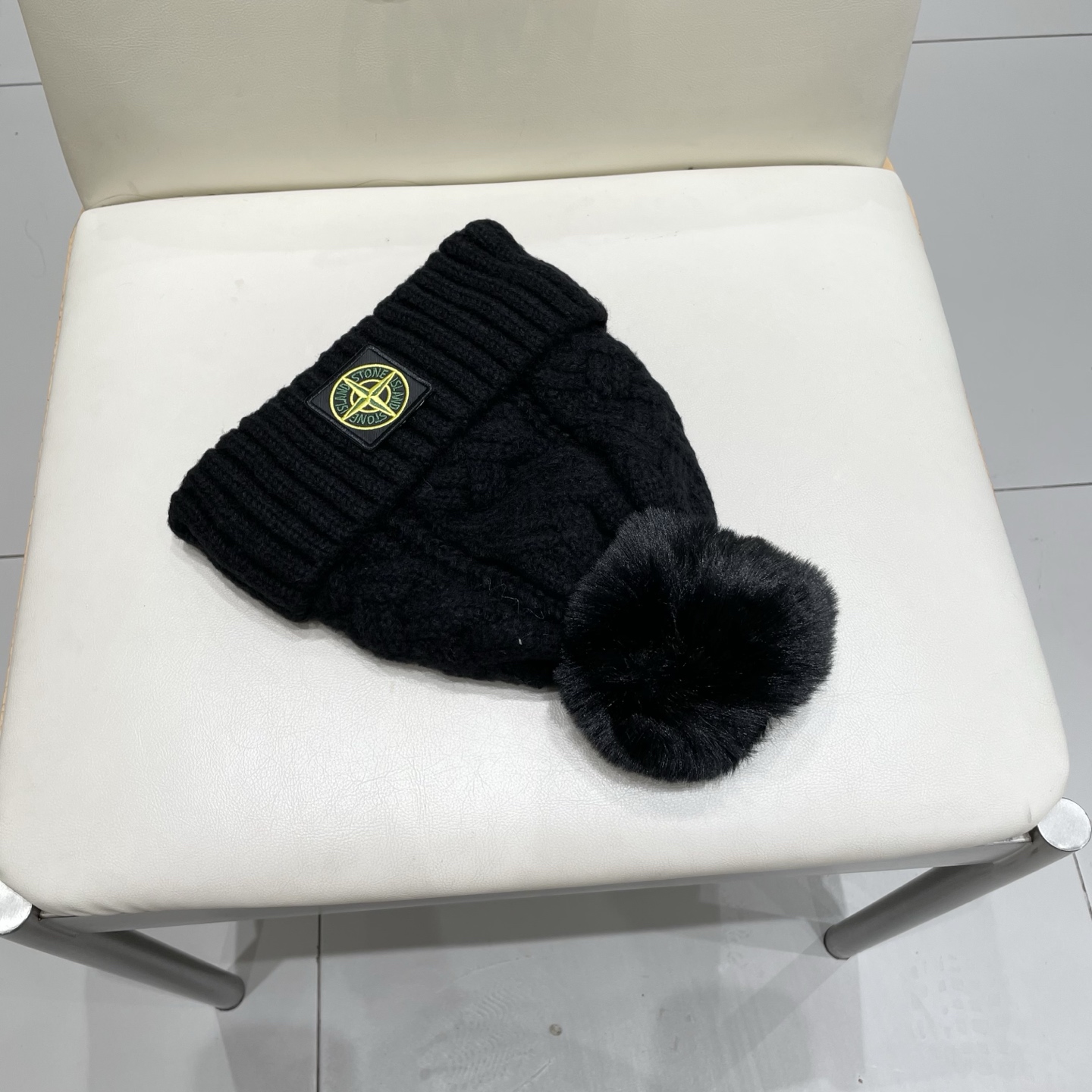 潮牌石头岛STONE经典爆款羊绒羊毛针织帽
秋冬新款毛球毛线帽，冷帽，小红帽爆款