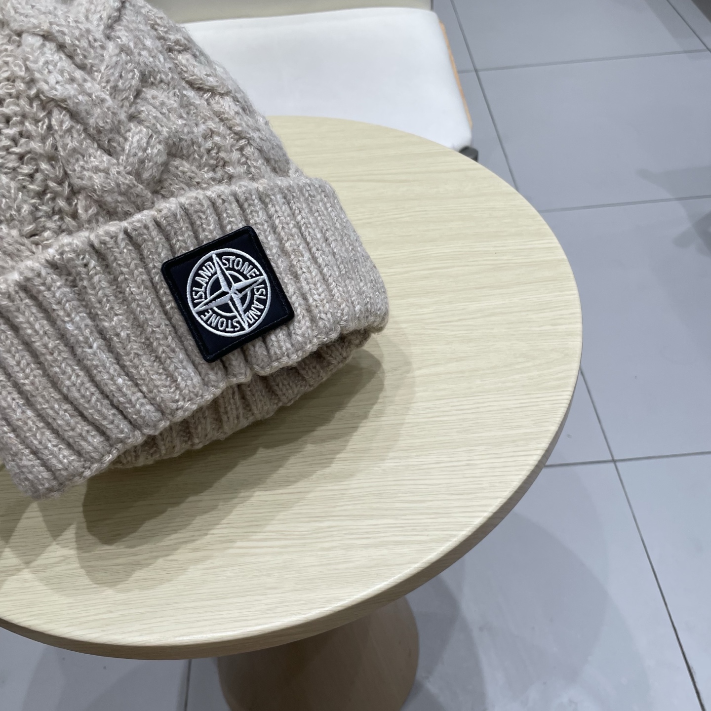 潮牌石头岛STONE经典爆款羊绒羊毛针织帽
秋冬新款毛球毛线帽，冷帽，小红帽爆款