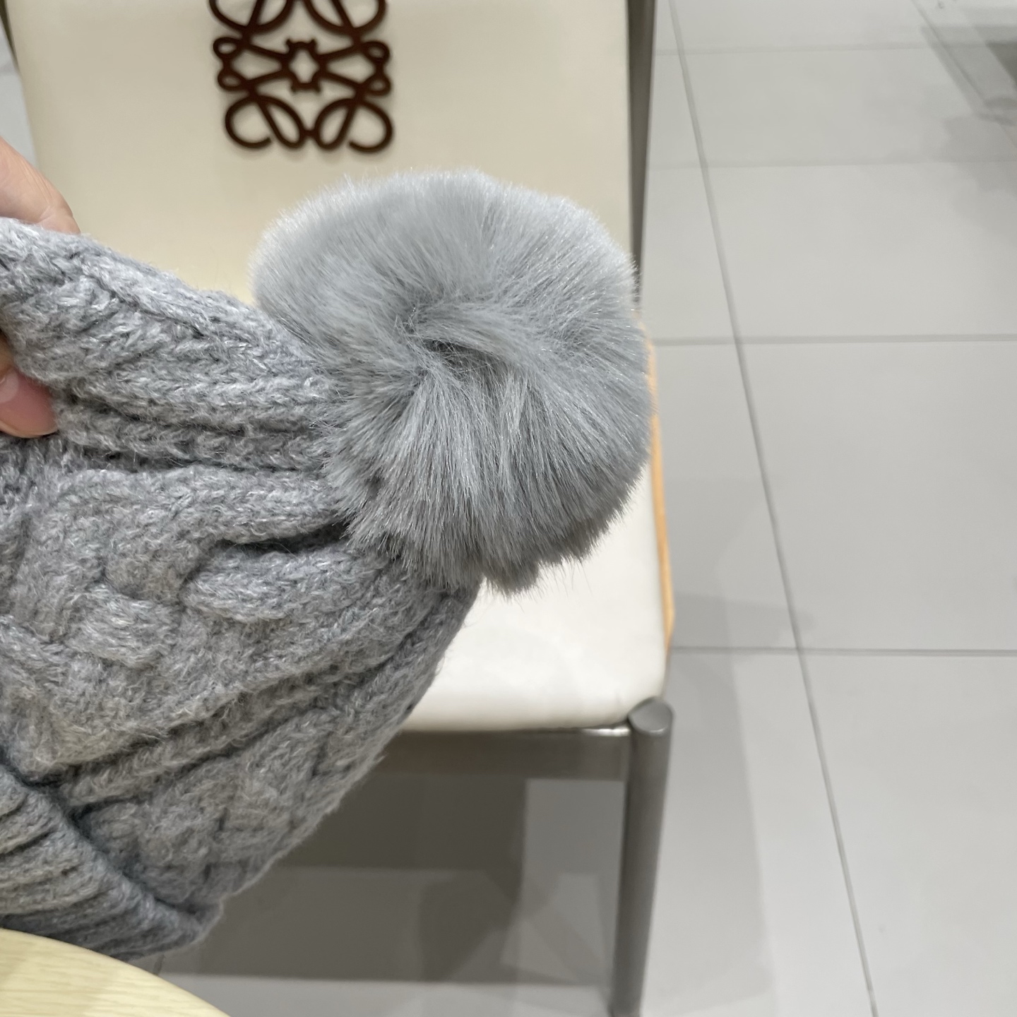 潮牌石头岛STONE经典爆款羊绒羊毛针织帽
秋冬新款毛球毛线帽，冷帽，小红帽爆款